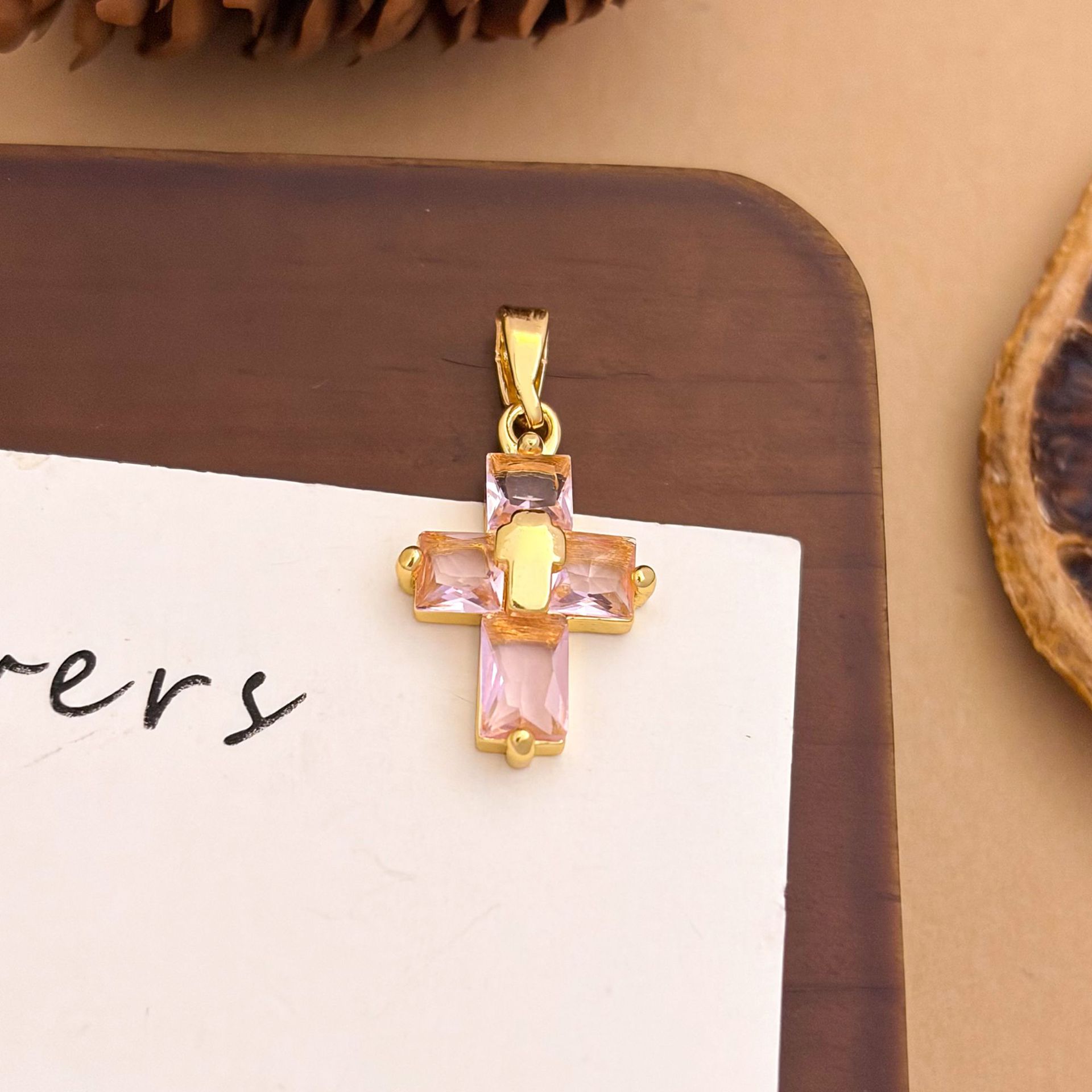 6:Xl5906 pink cross pendant gold