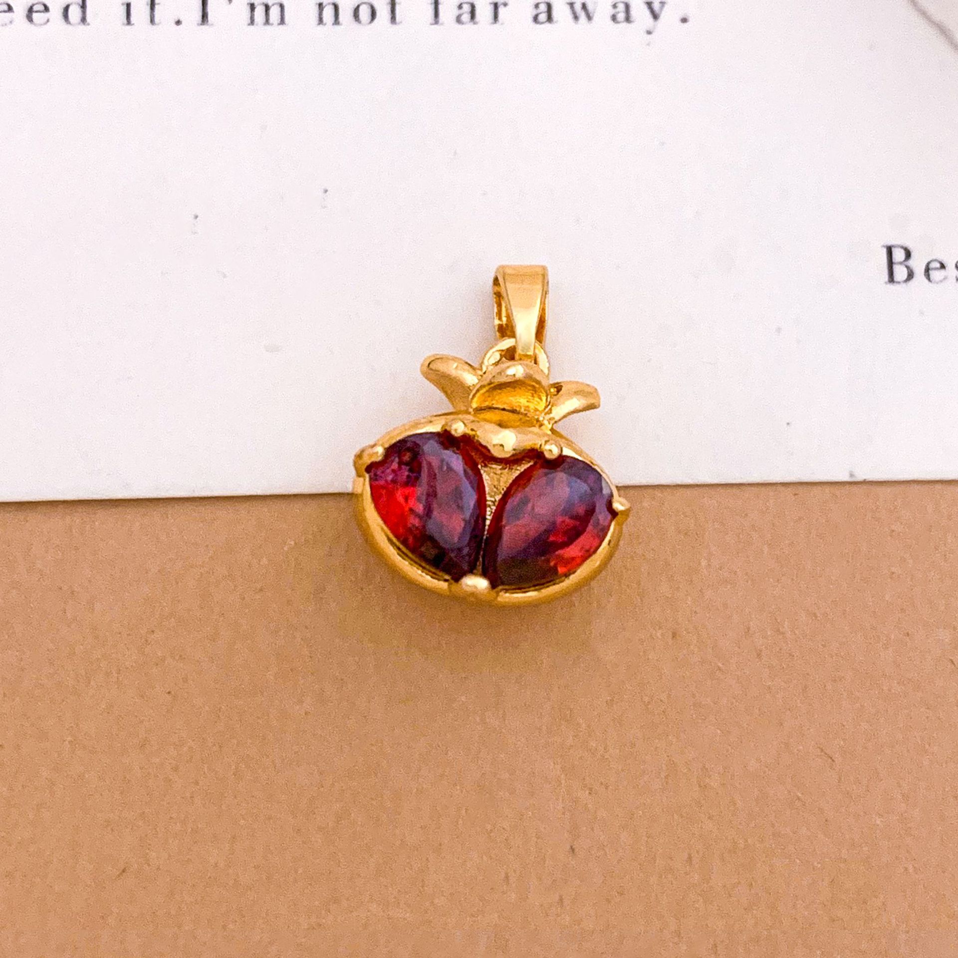 5:Xl5600 love pomegranate pendant gold