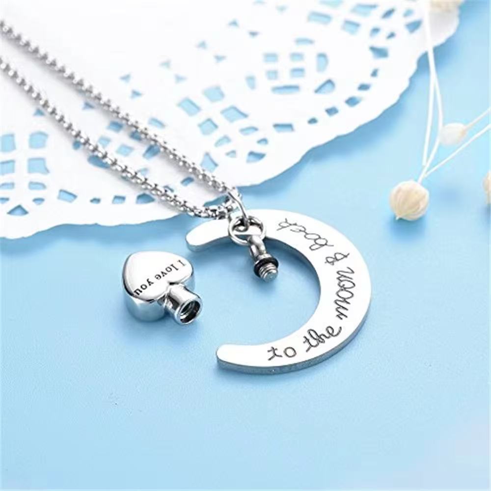 3:Pendant with 60cm square pearl chain (15.9g)