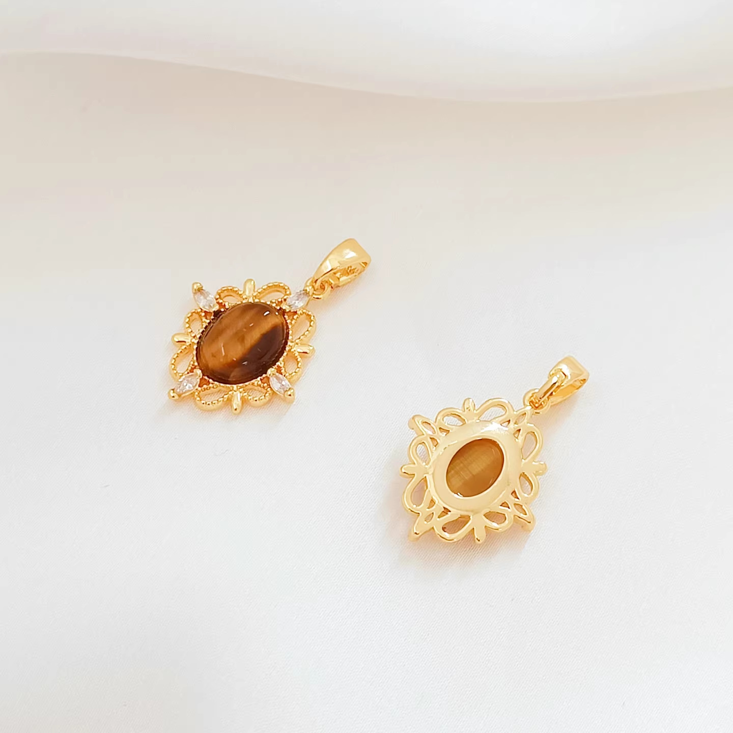3:Cz982 hollow retro oval tiger eye stone pendant gold