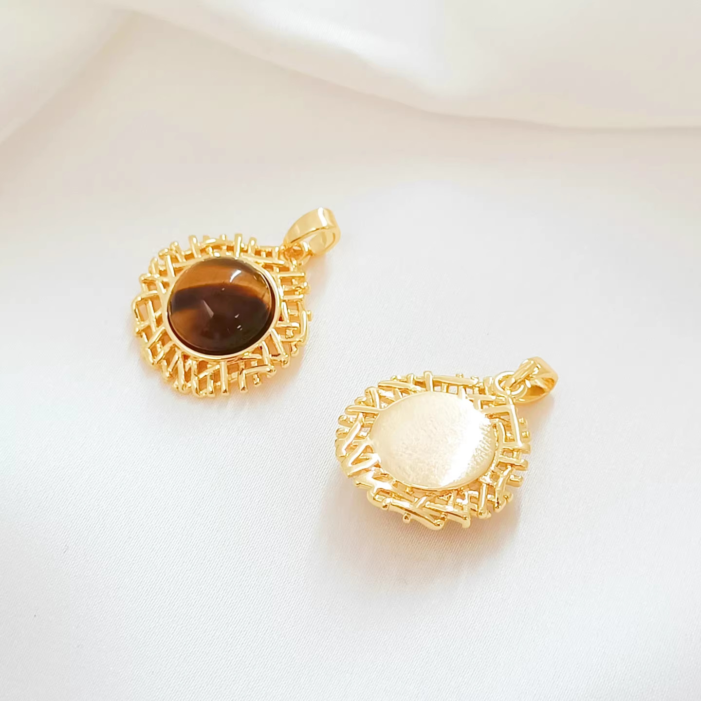 8:Cz987 bird's nest tiger eye stone pendant gold