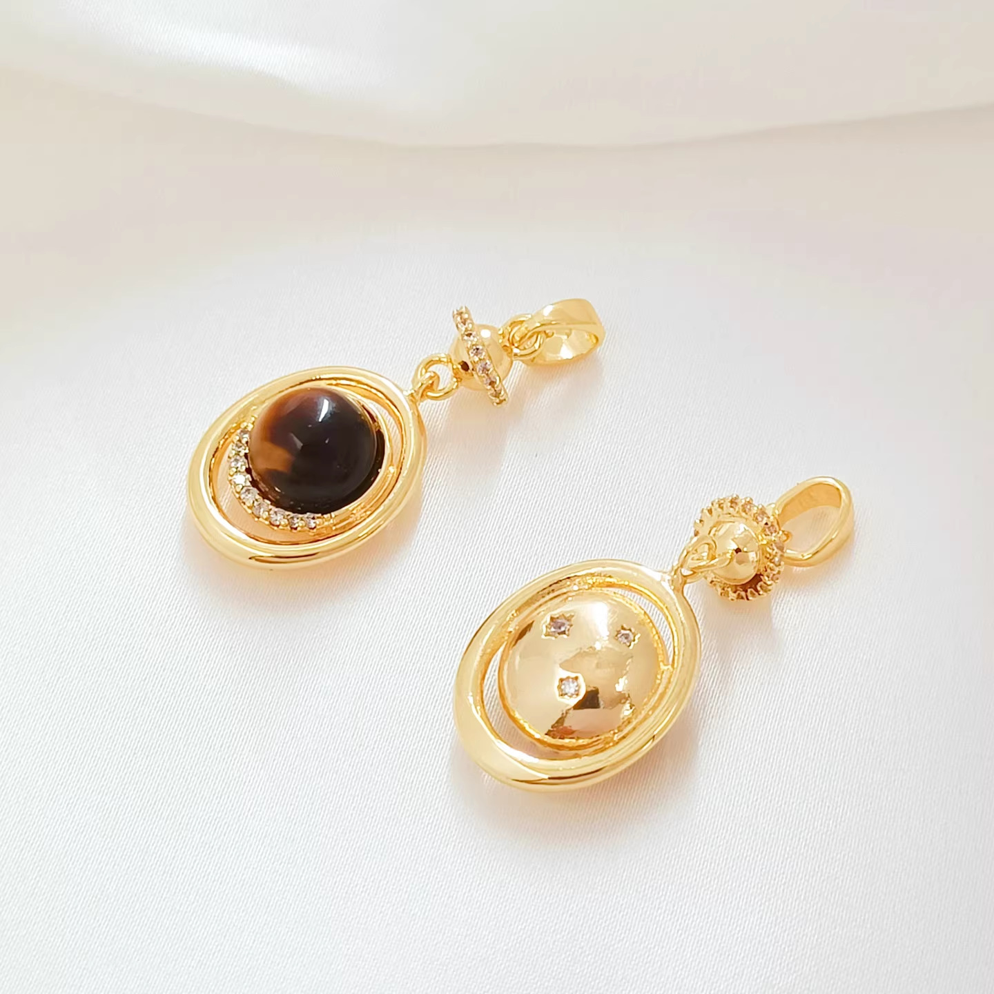 10:Cz989 planet tiger eye stone pendant gold