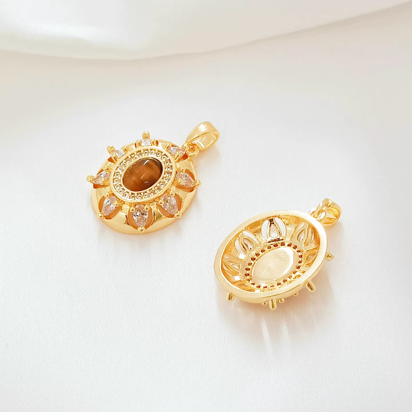 11:Cz990 oval tiger eye stone pendant gold