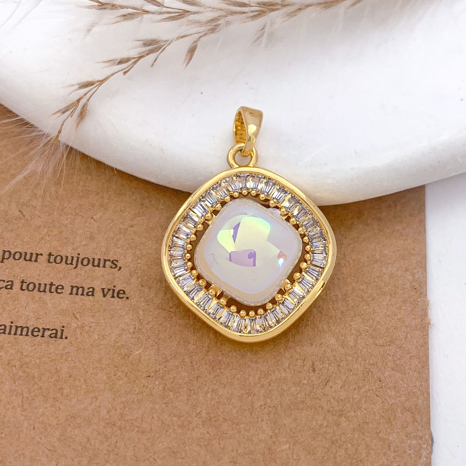 4:Xl3017 diamond pendant gold large size