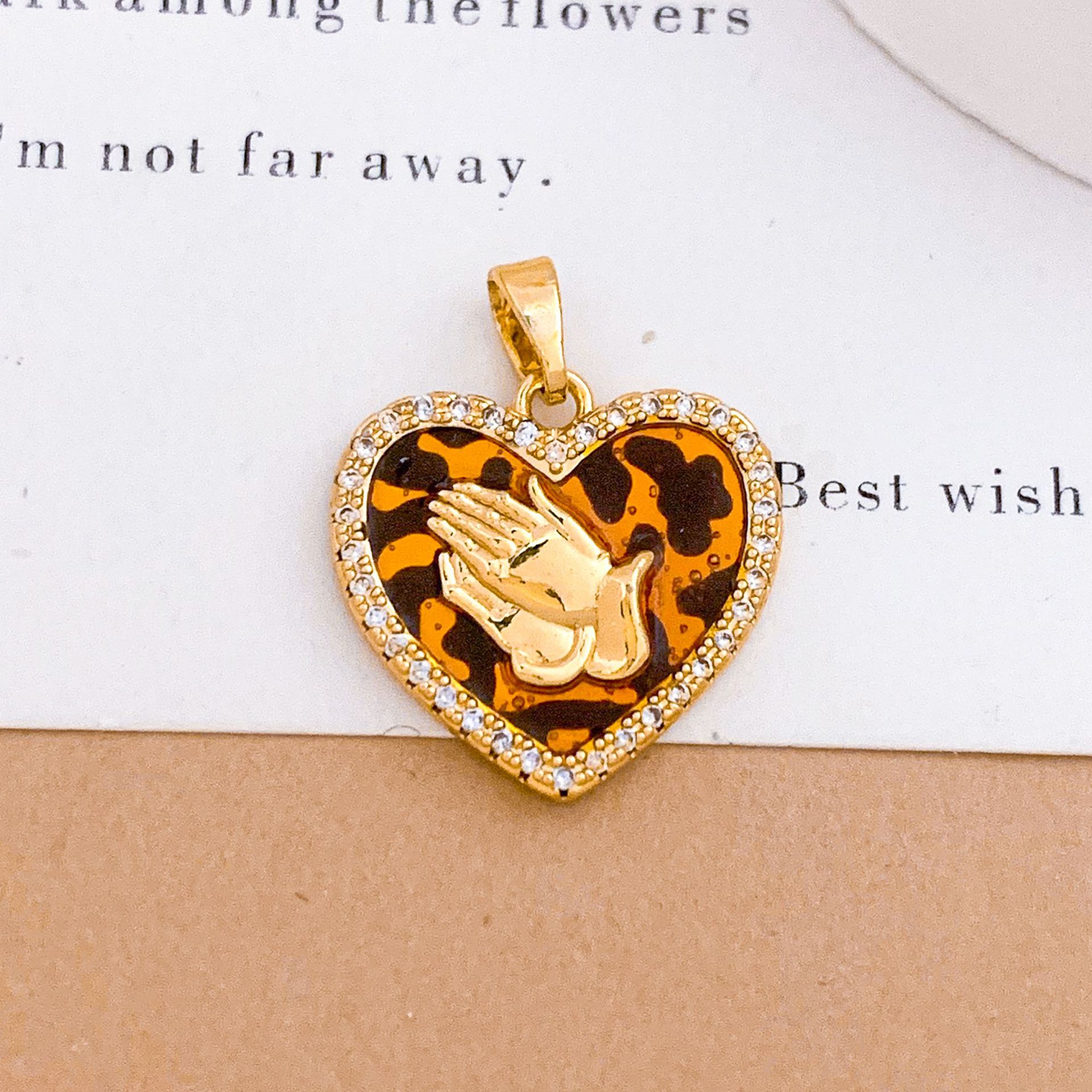 Xl5241 leopard print handshake heart pendant - gol