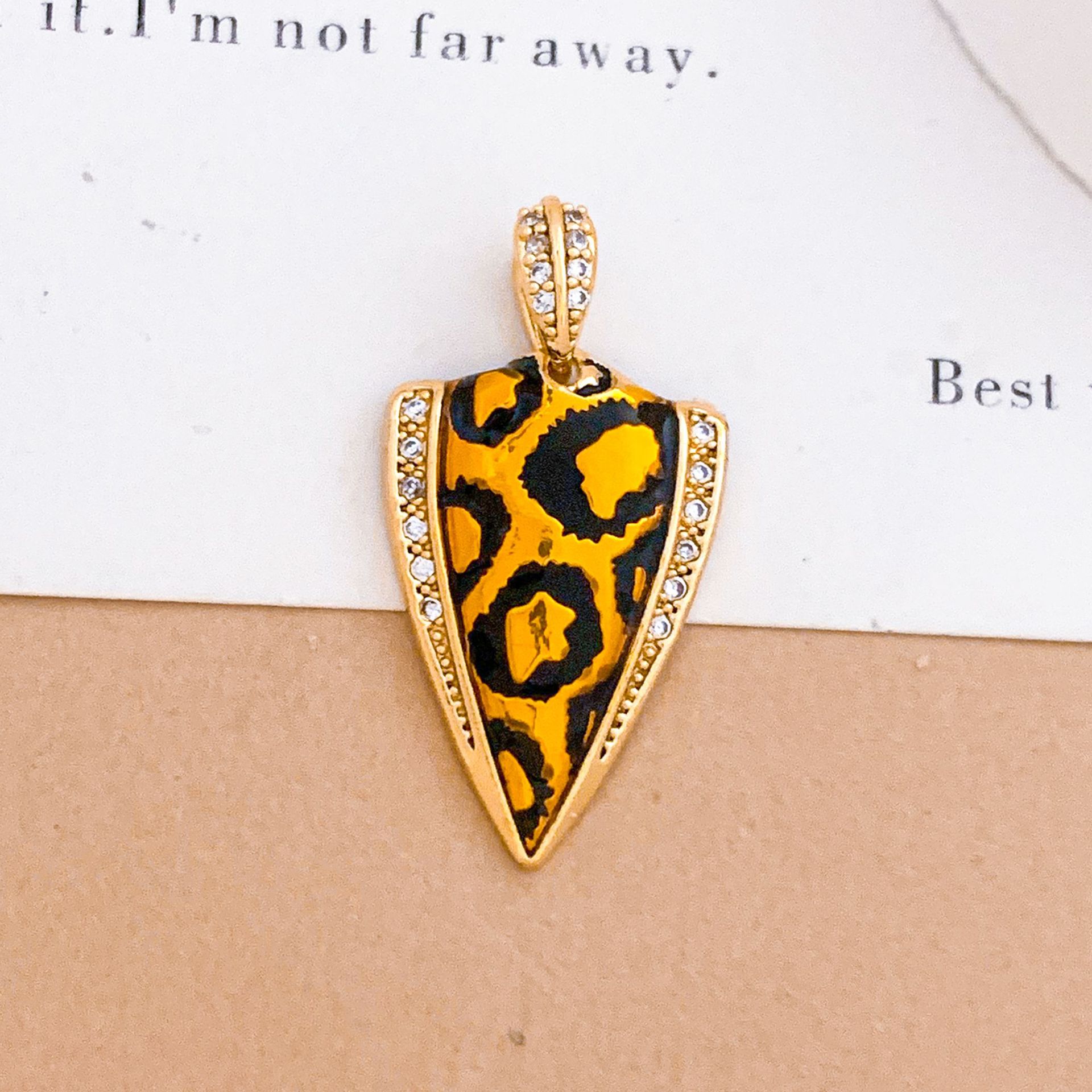 5:Xl5225 leopard print triangle pendant gold