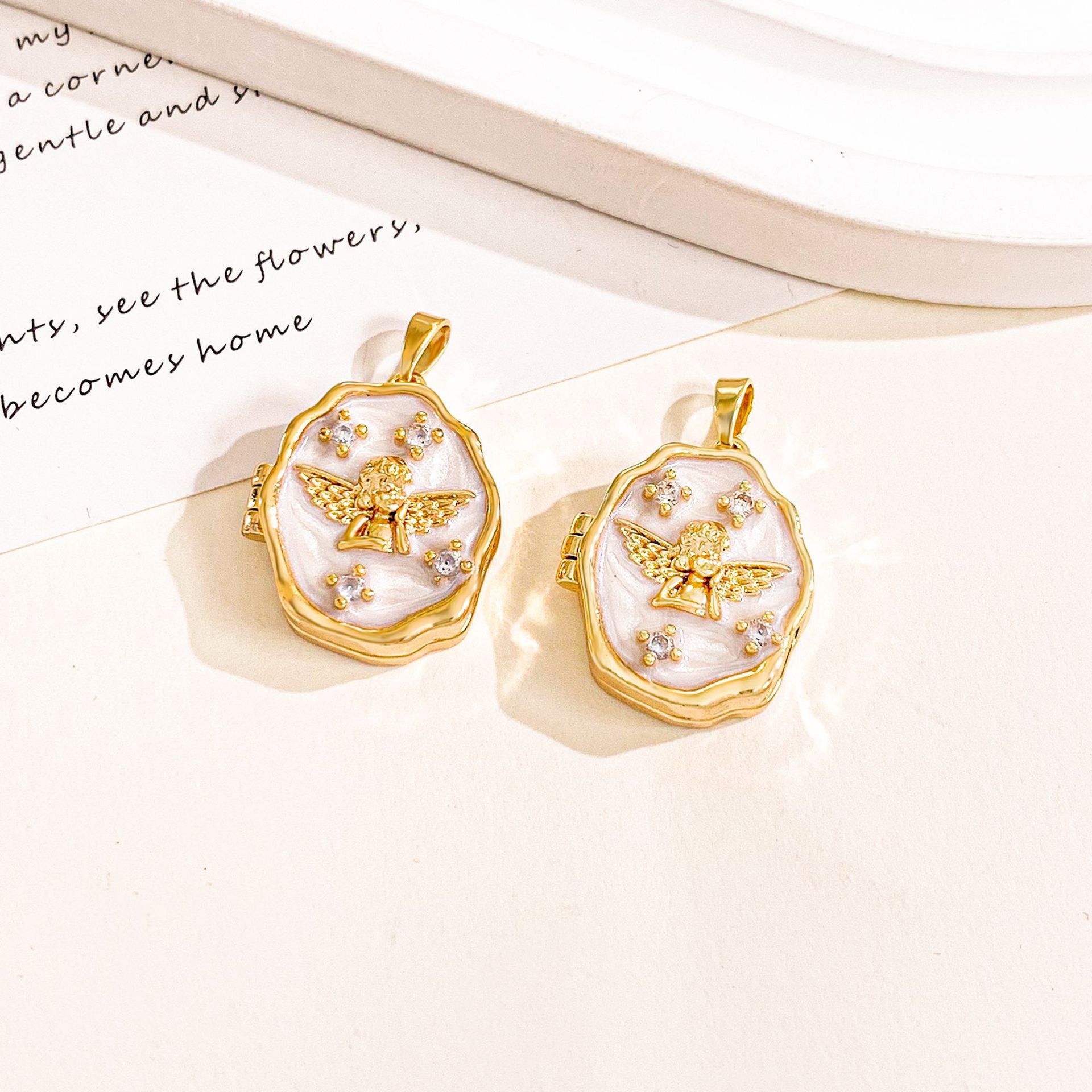 9:Xl4750 angel gold white photo clip pendant can be opened