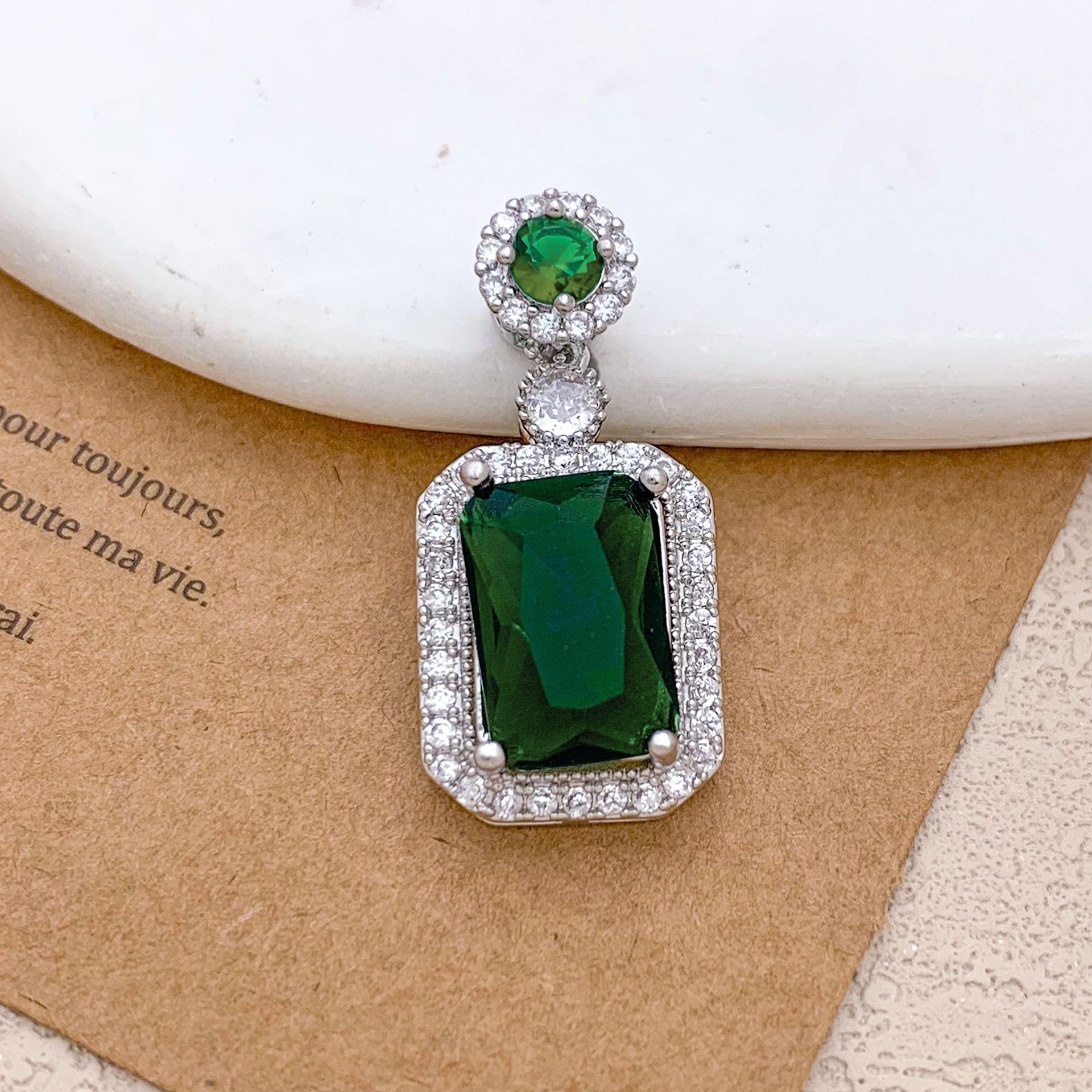 Xl123 emerald rectangular pendant silver