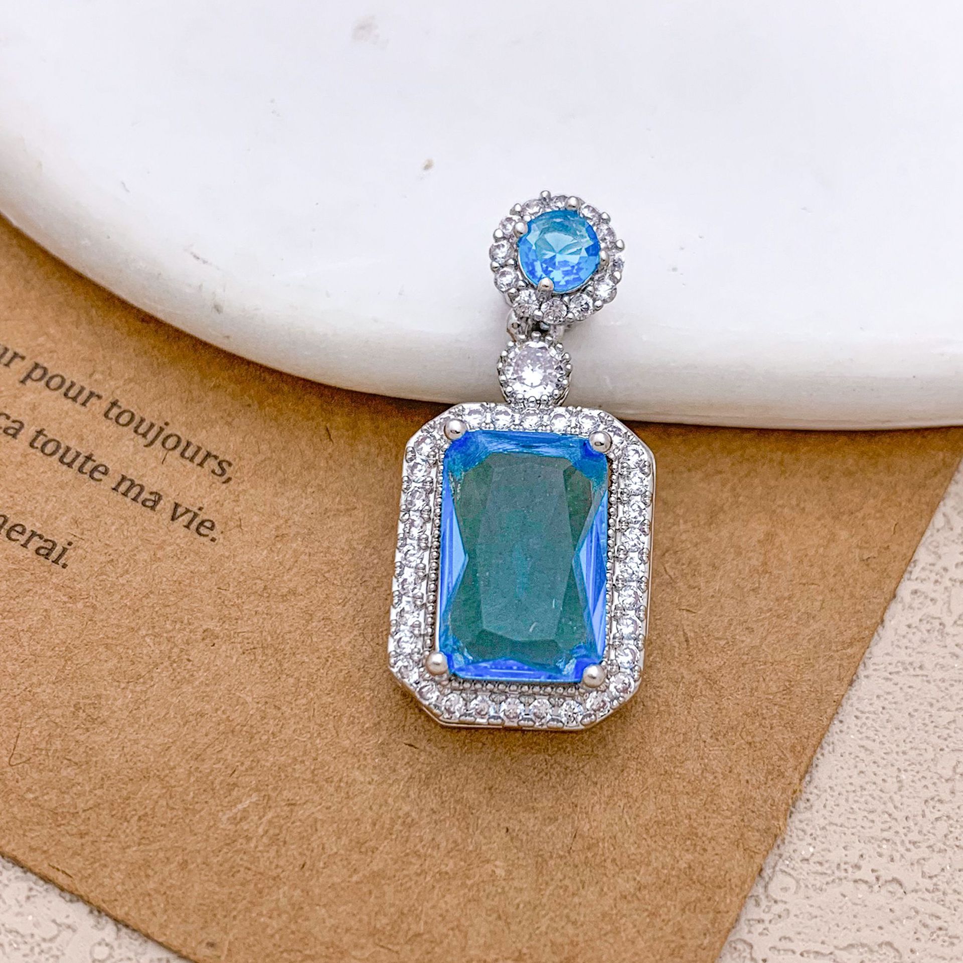 11:Xl123 sky blue rectangular pendant silver