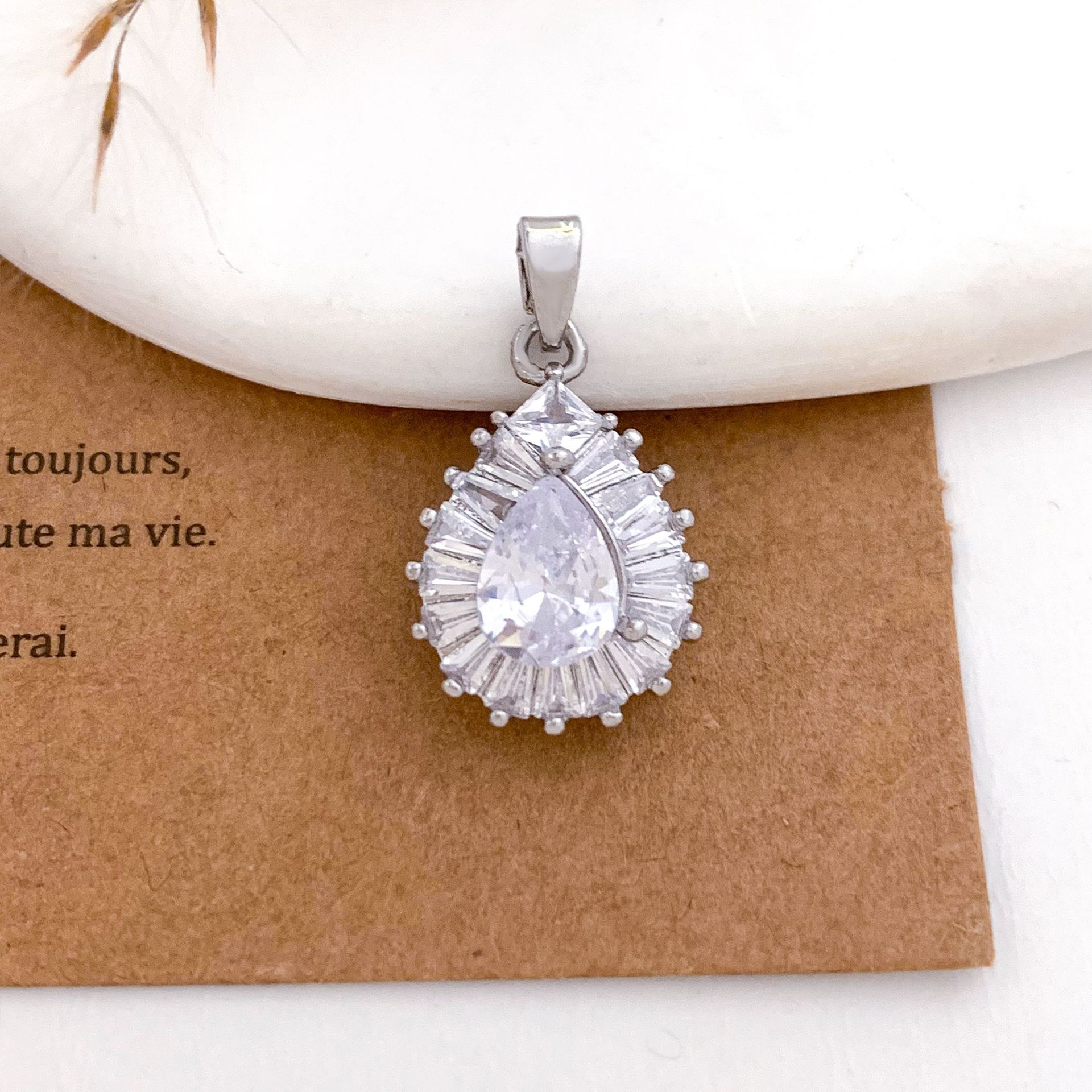 1:Xl546t square water drop pendant silver