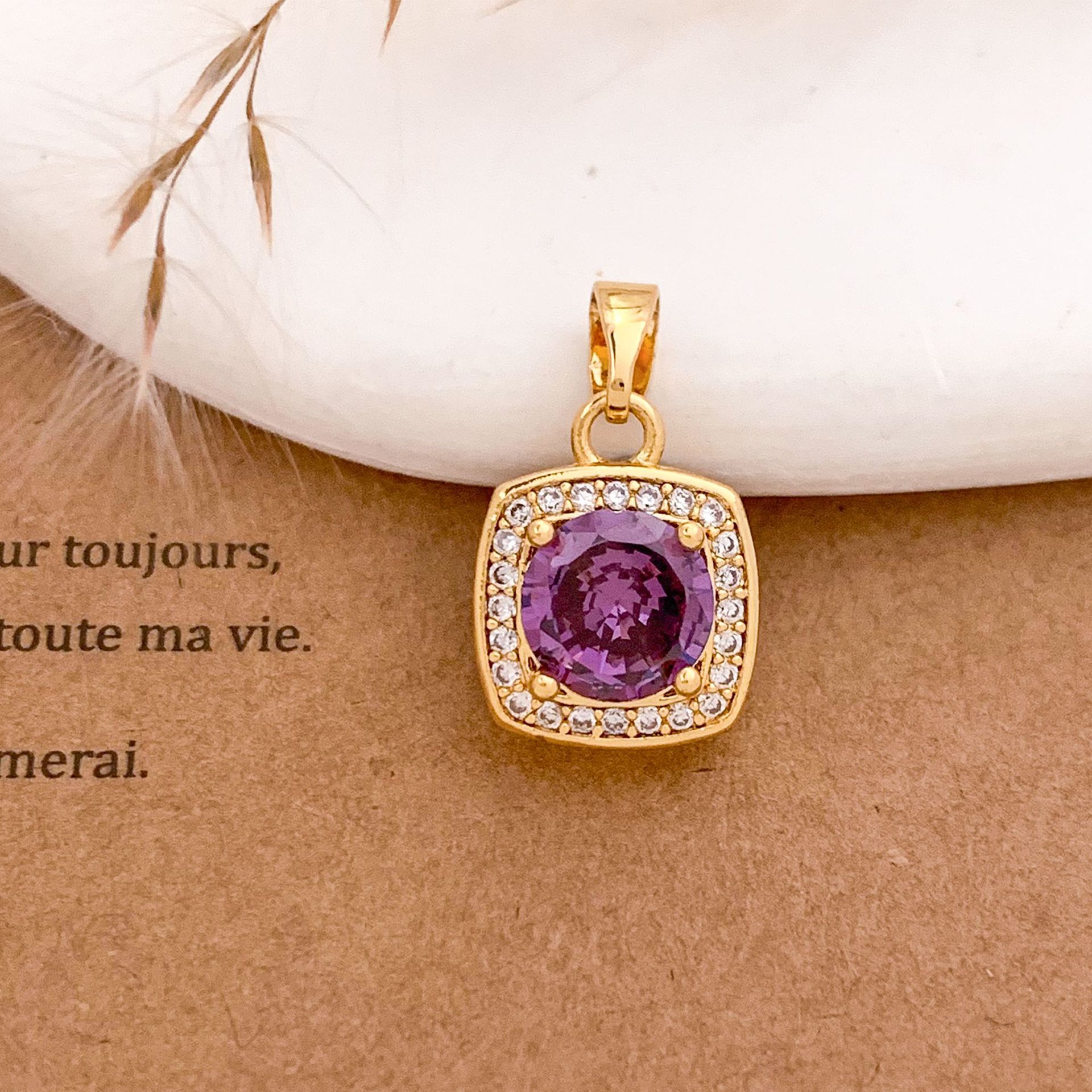 Xl2739 purple square pendant gold