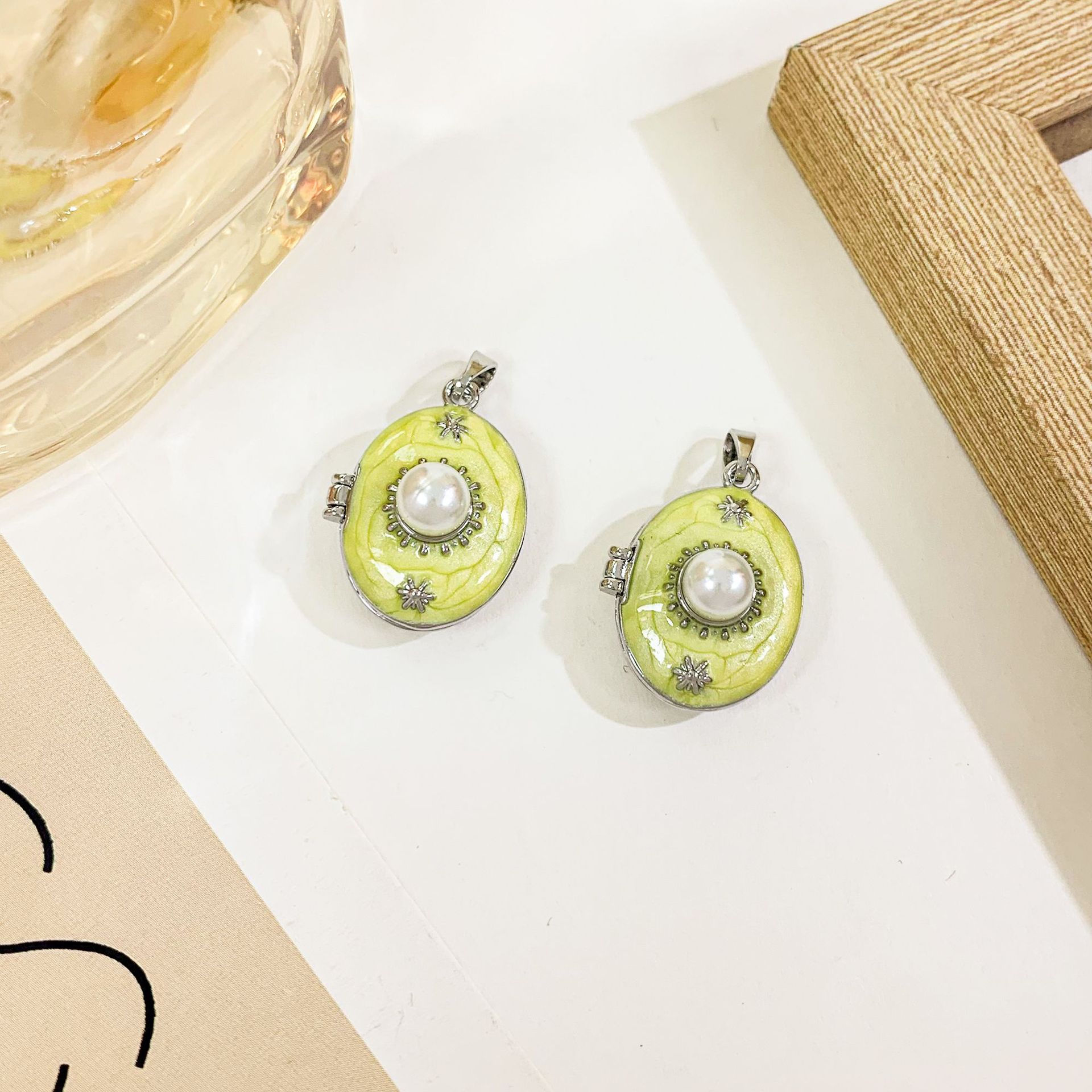 12:Xl4541 star photo box pendant silver yellow
