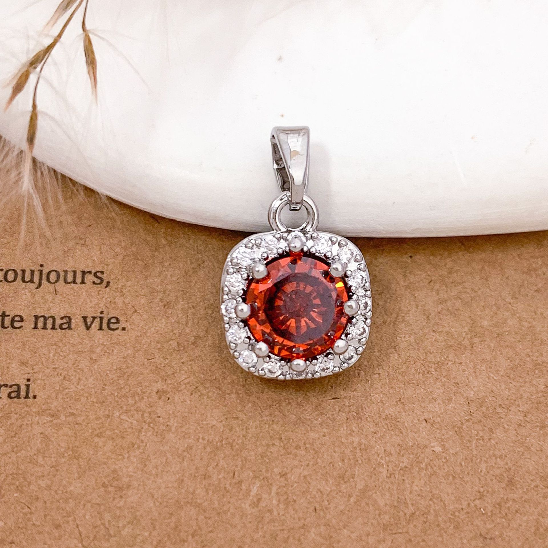 14:Xl3375 orange red square round pendant silver