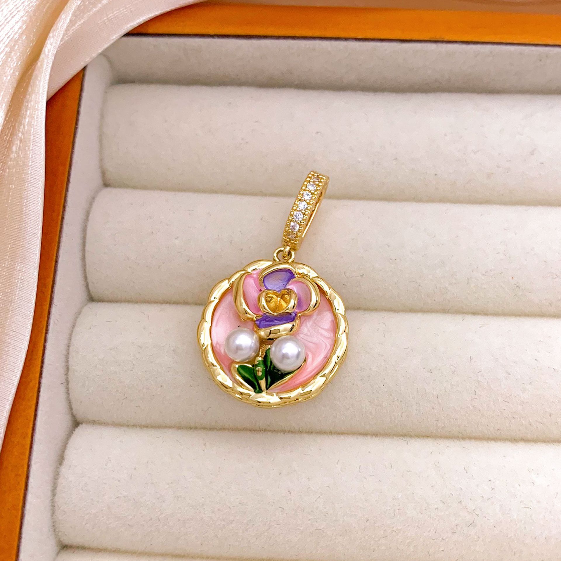 Xl3206 four-petal flower pendant gold powder