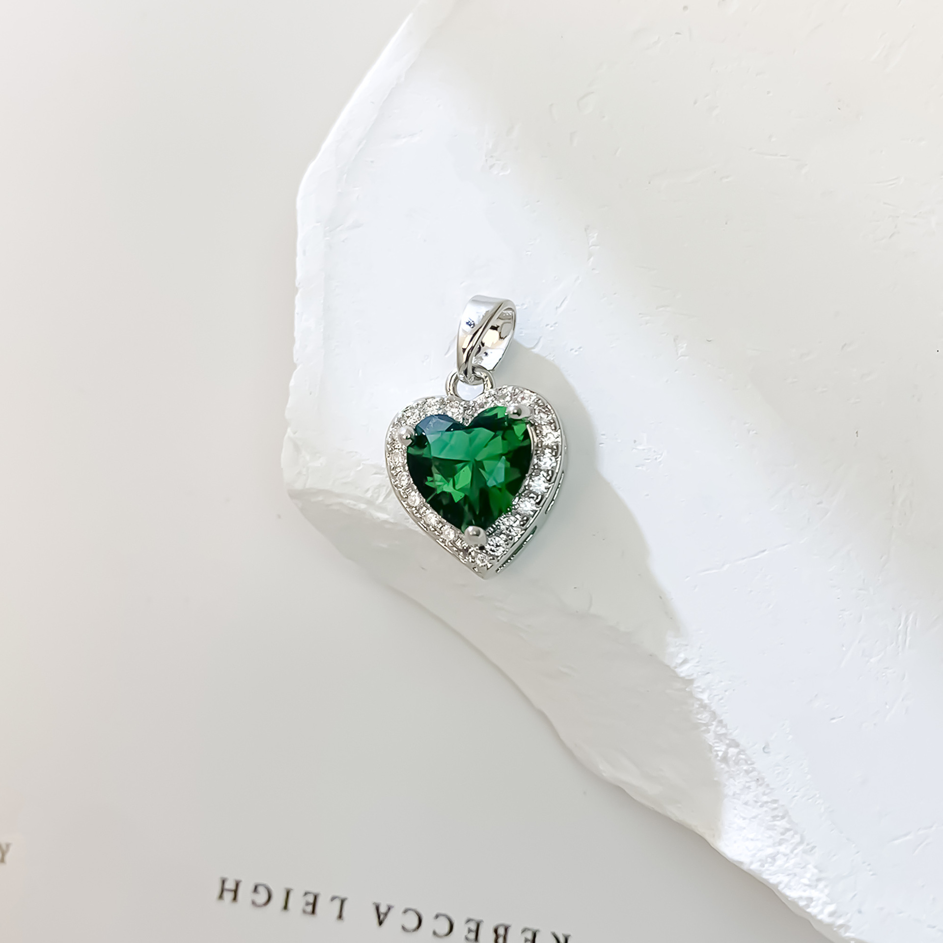 Xl727 emerald love pendant silver