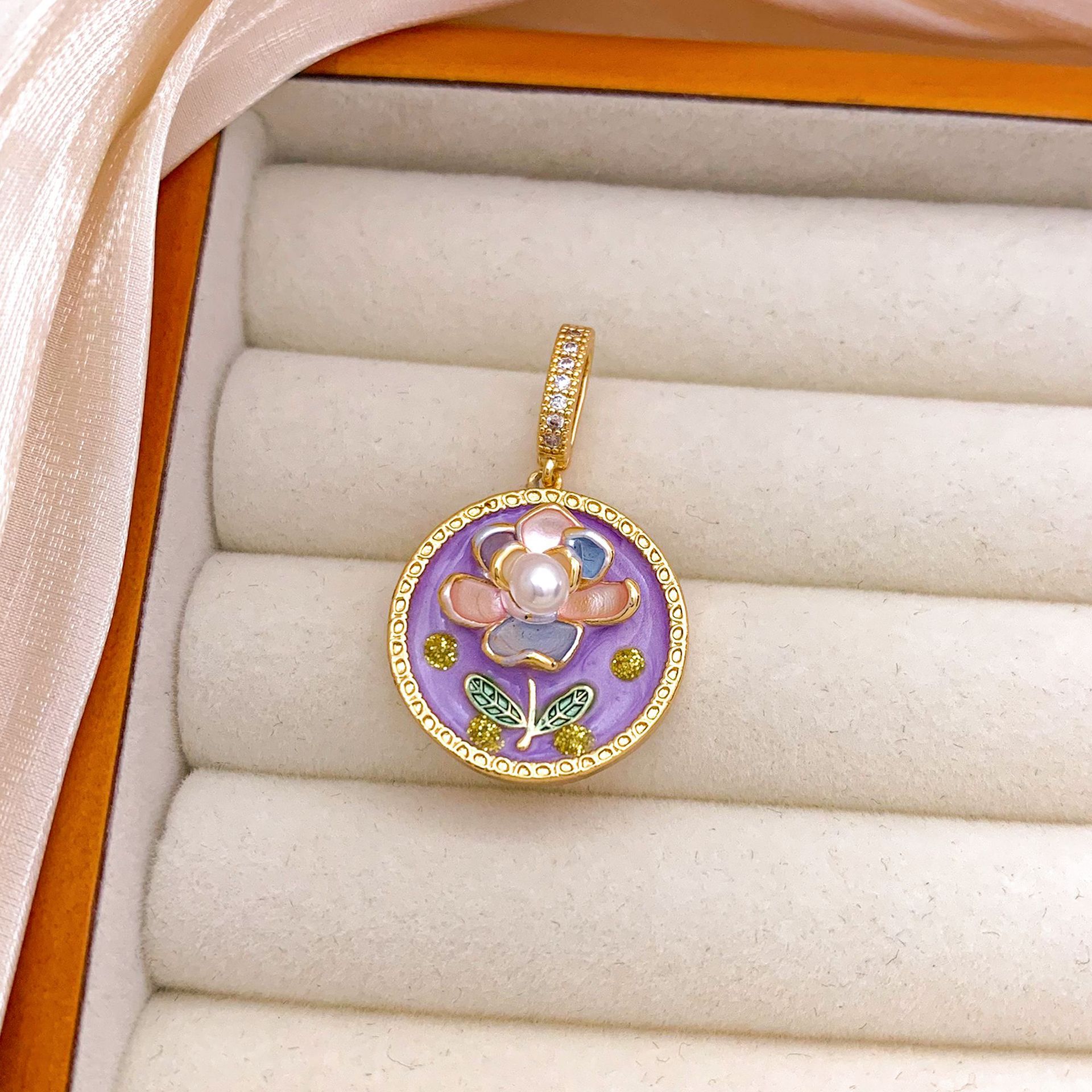 1:Xl3067 multi-petal flower pendant gold purple