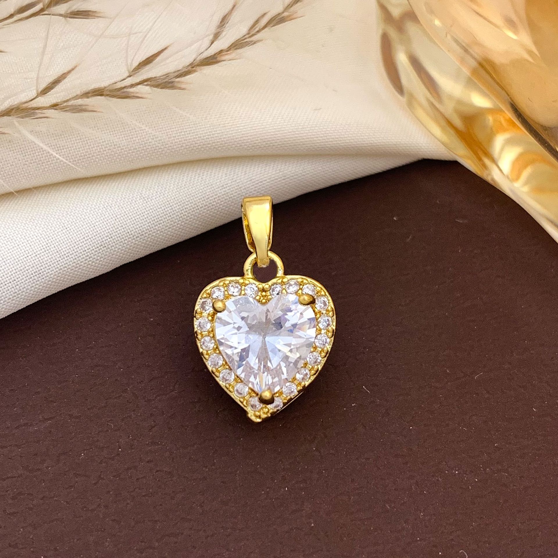14:Xl727 white love pendant gold
