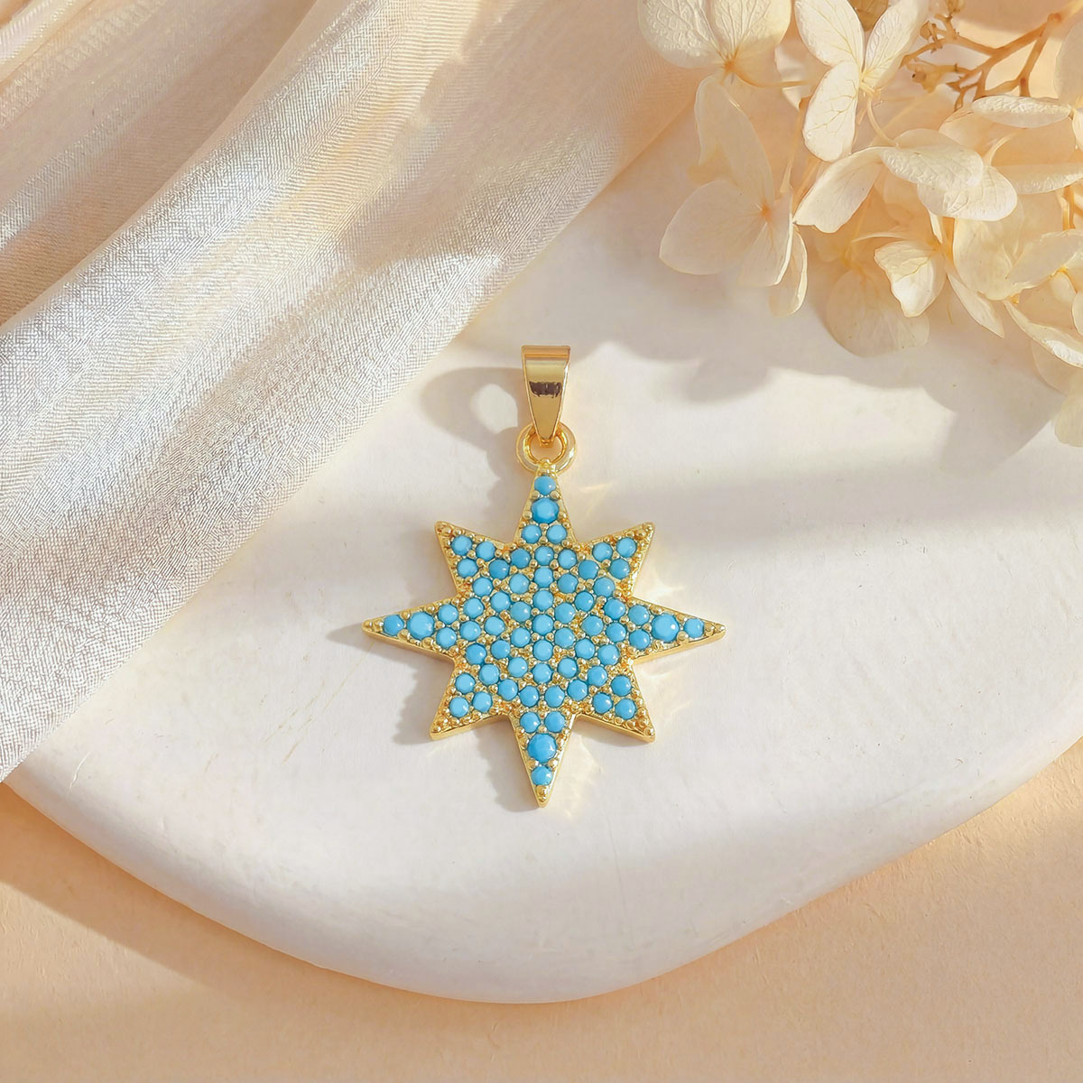 3:Xl1188 star pendant gold