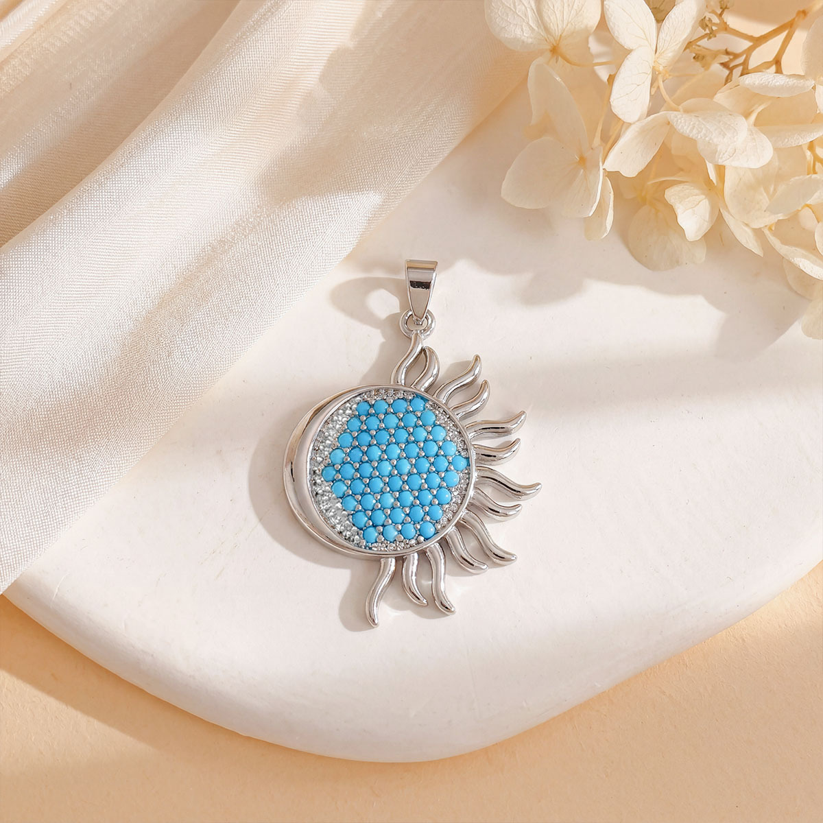 13:Xl5900 sun and moon pendant silver