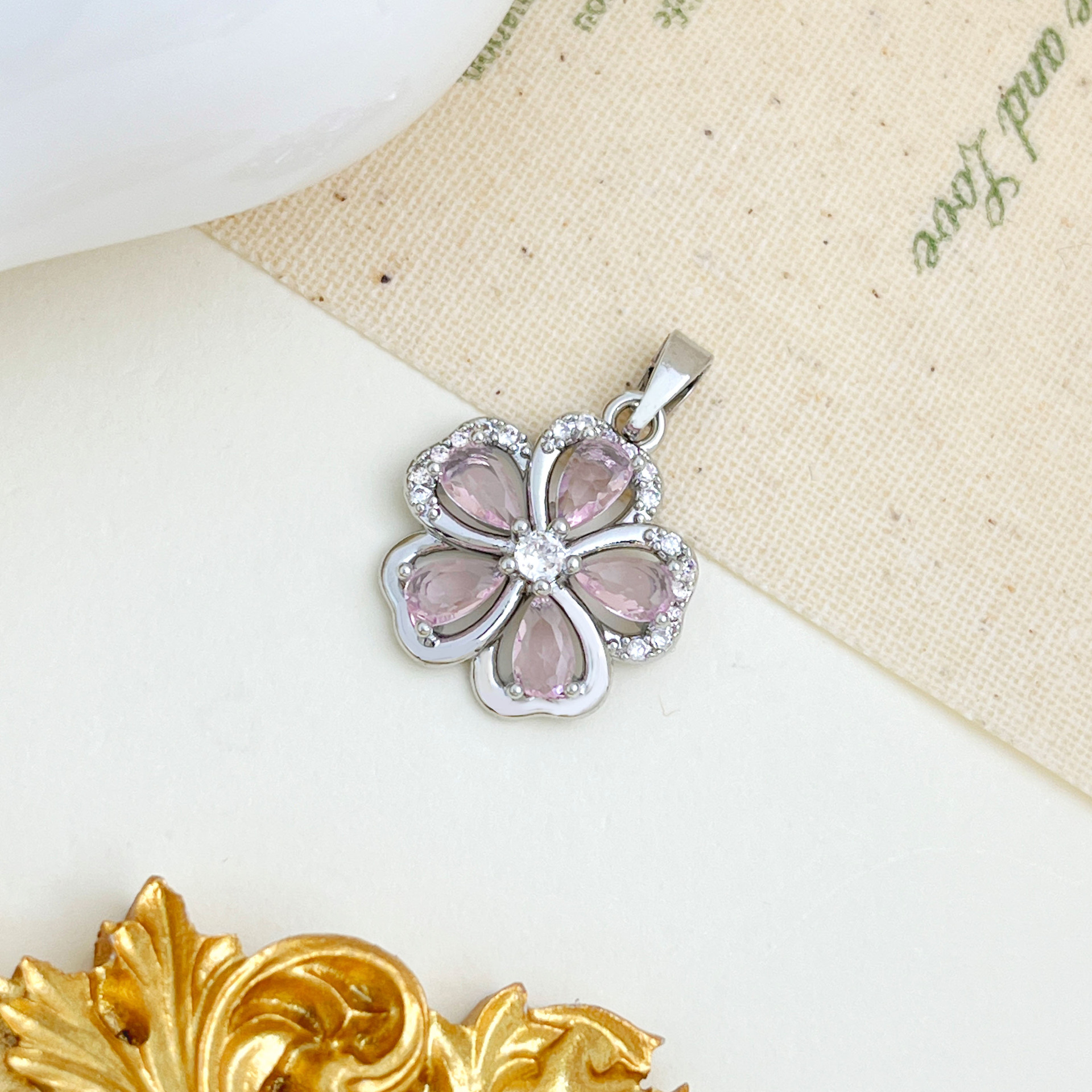 Xl1620 pink flower pendant silver