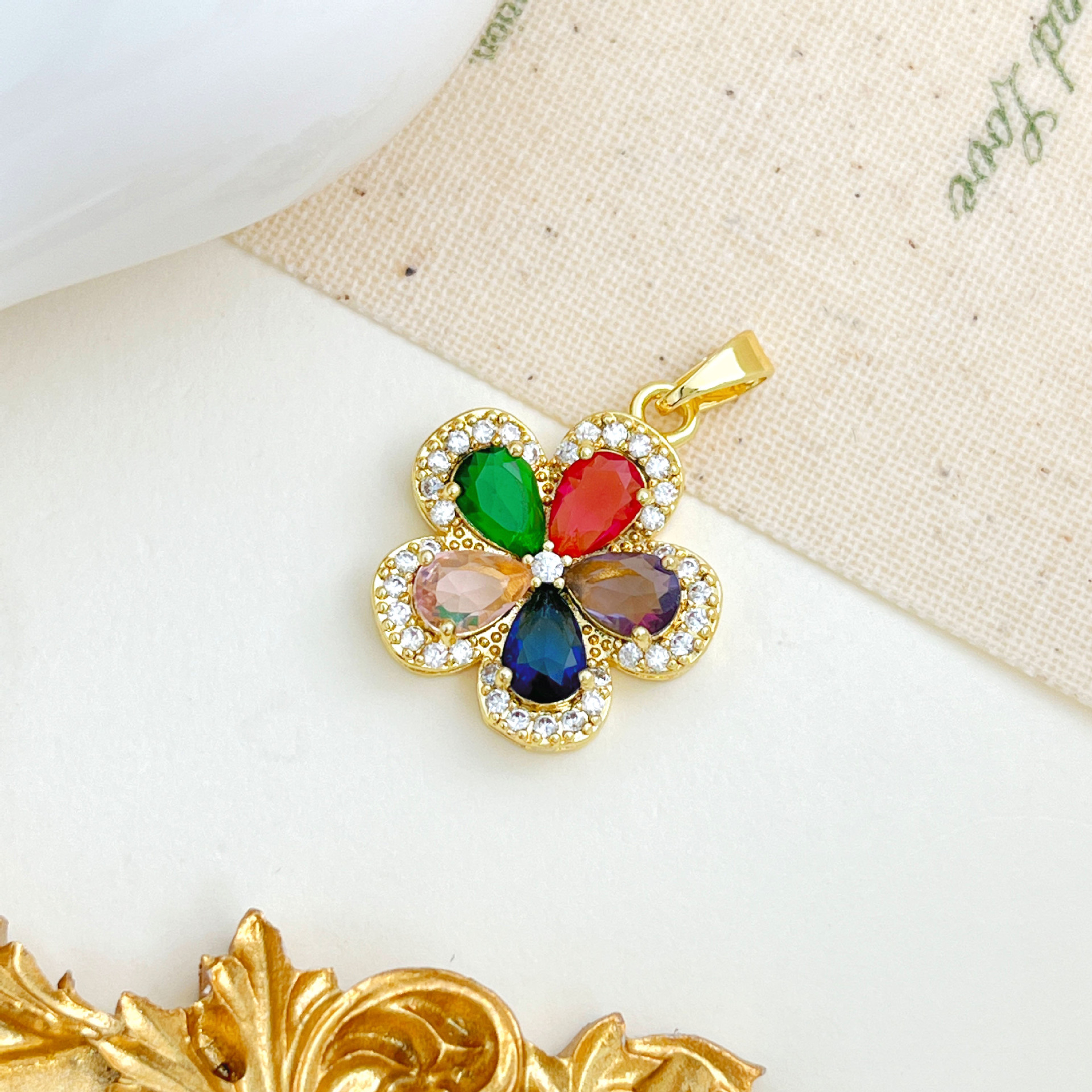 3:Xl228 colorful five-petal flower pendant gold