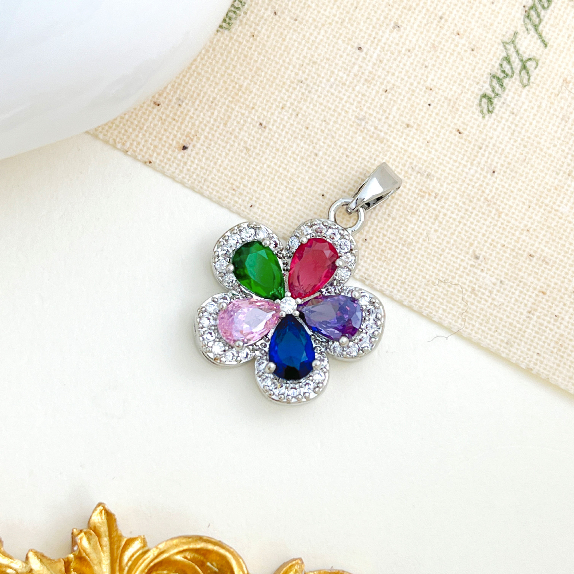 7:Xl228 colorful five-petal flower pendant silver