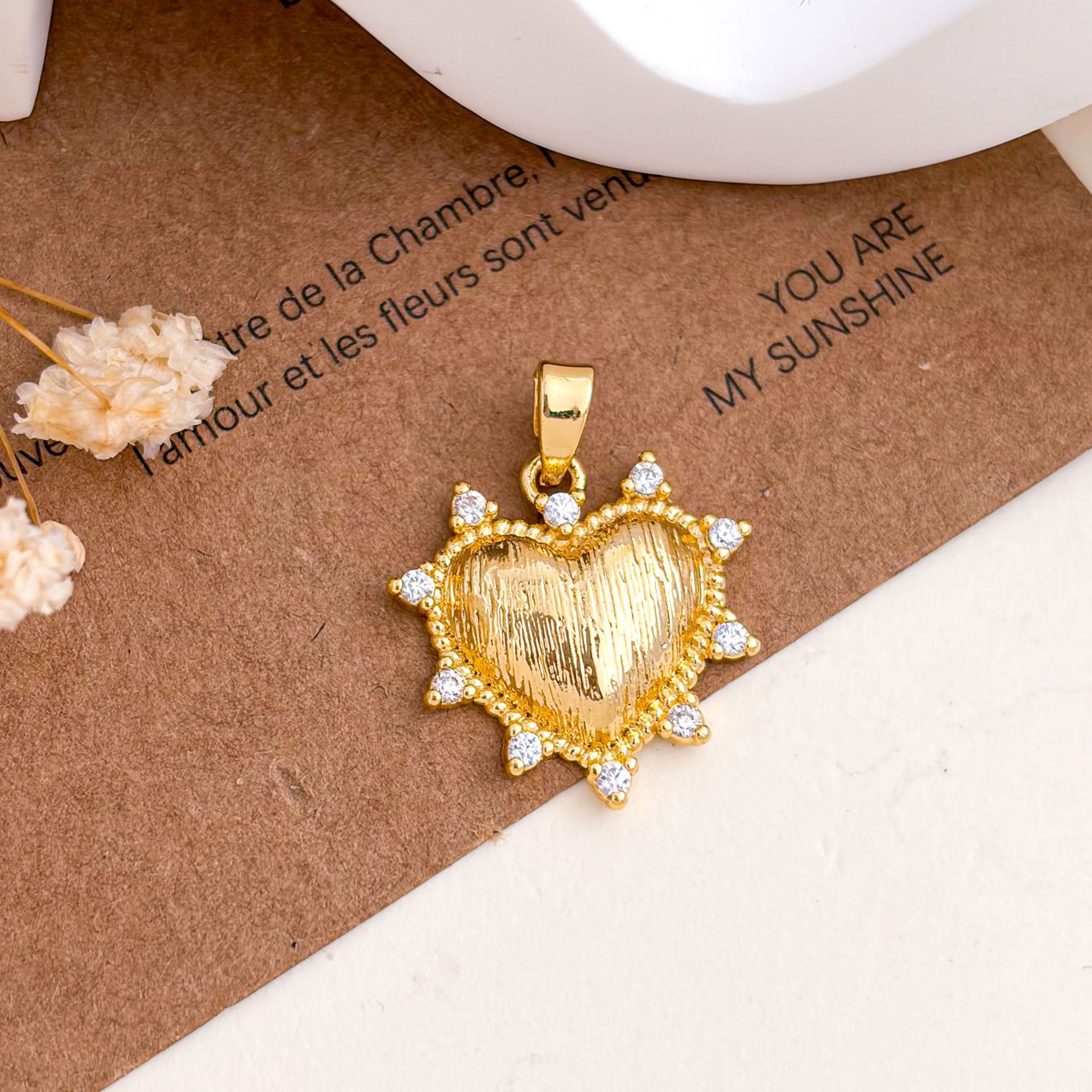 4:Xl5708 love pendant gold