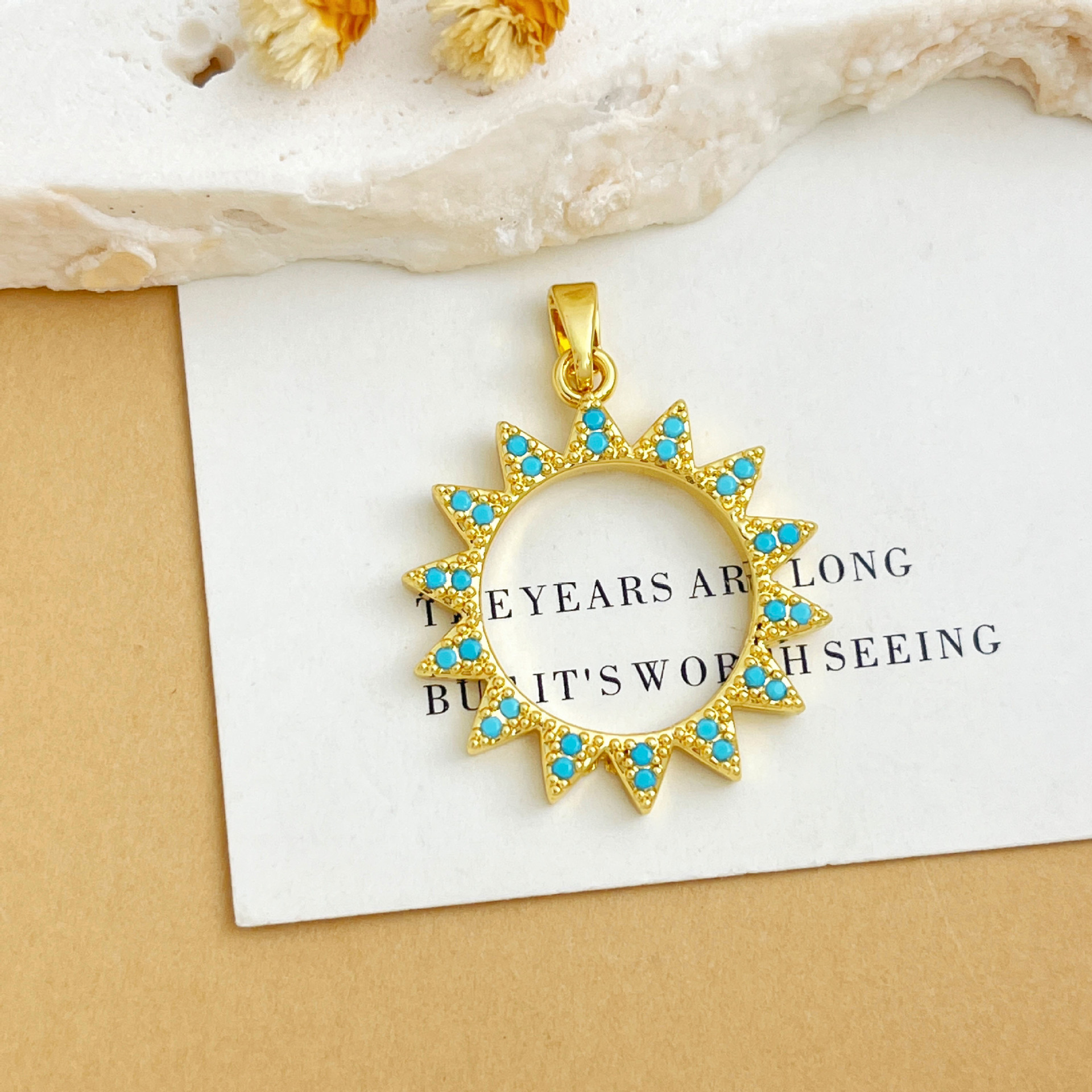4:Xl2337 ring sun pendant gold