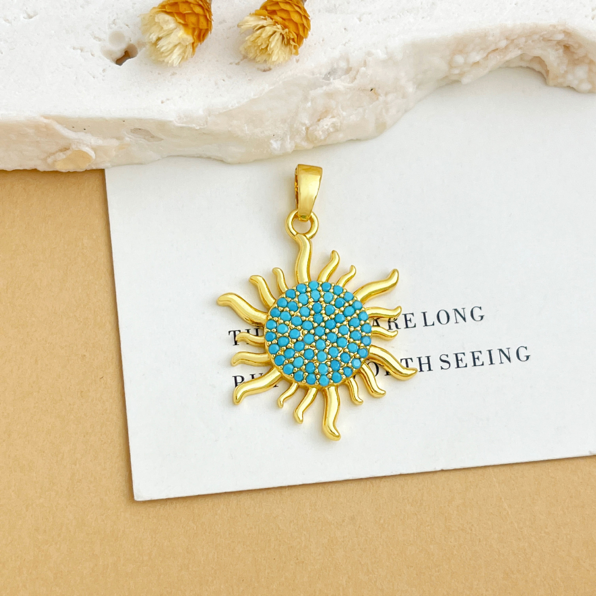 5:Xl2374 sun pendant gold