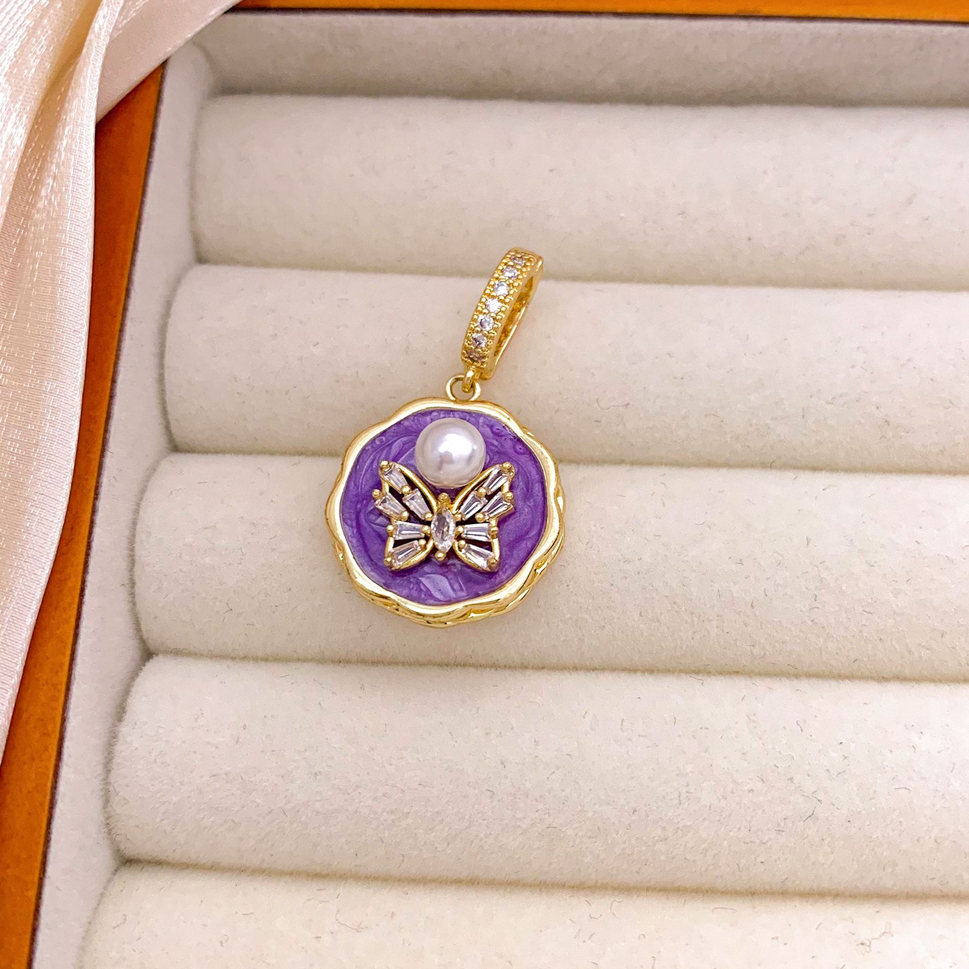 Xl3090 butterfly pendant gold purple