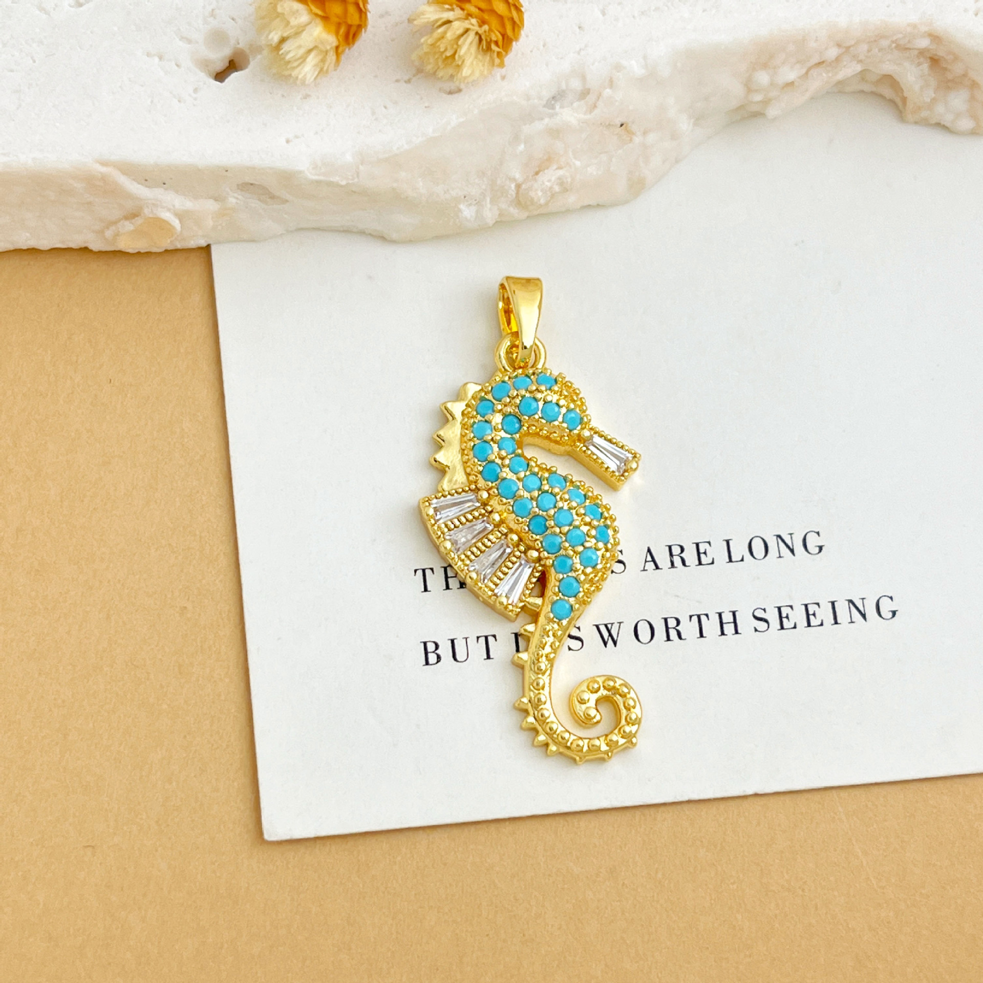 13:Xl4835 seahorse pendant gold