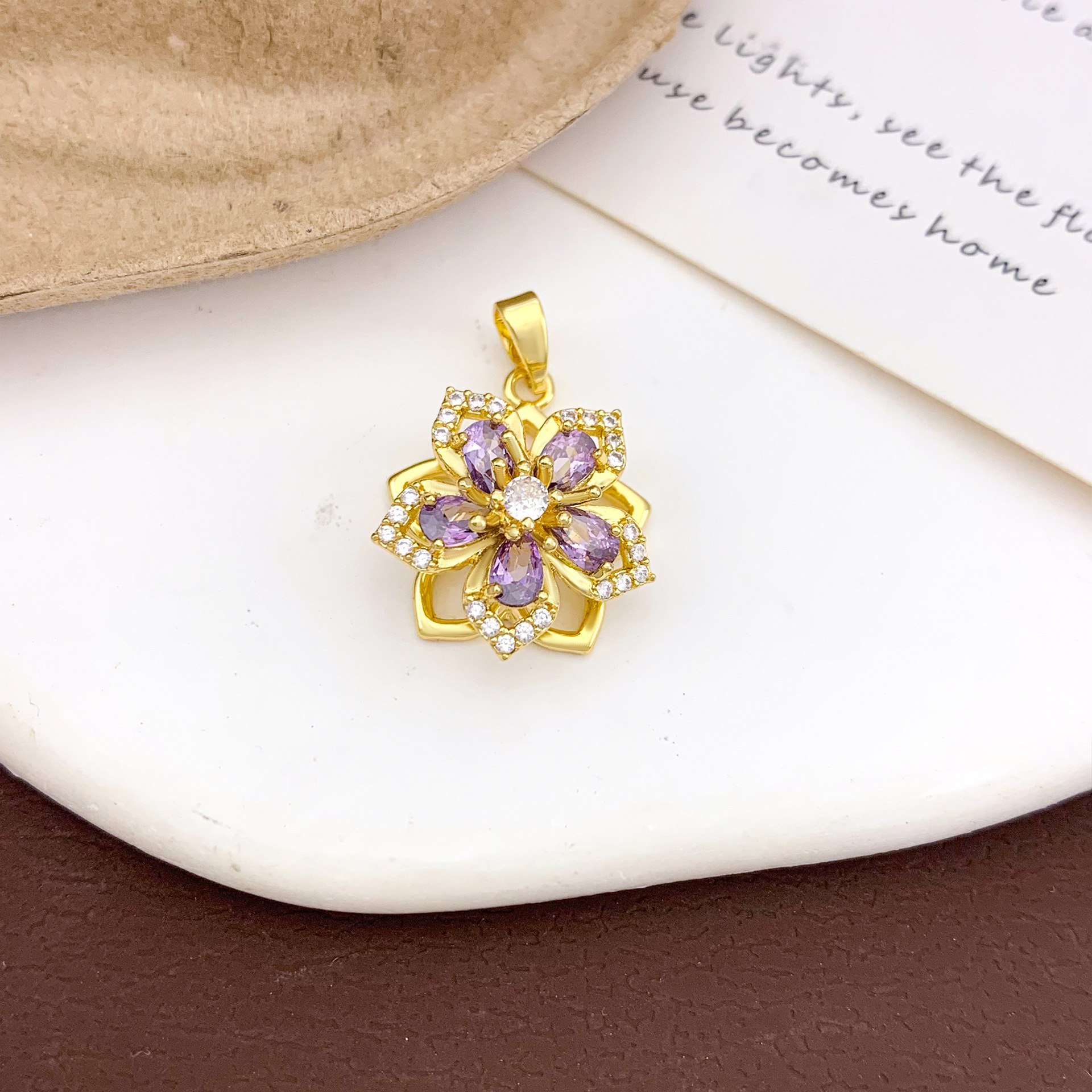 Xl474 rotating purple five-petal flower pendant go