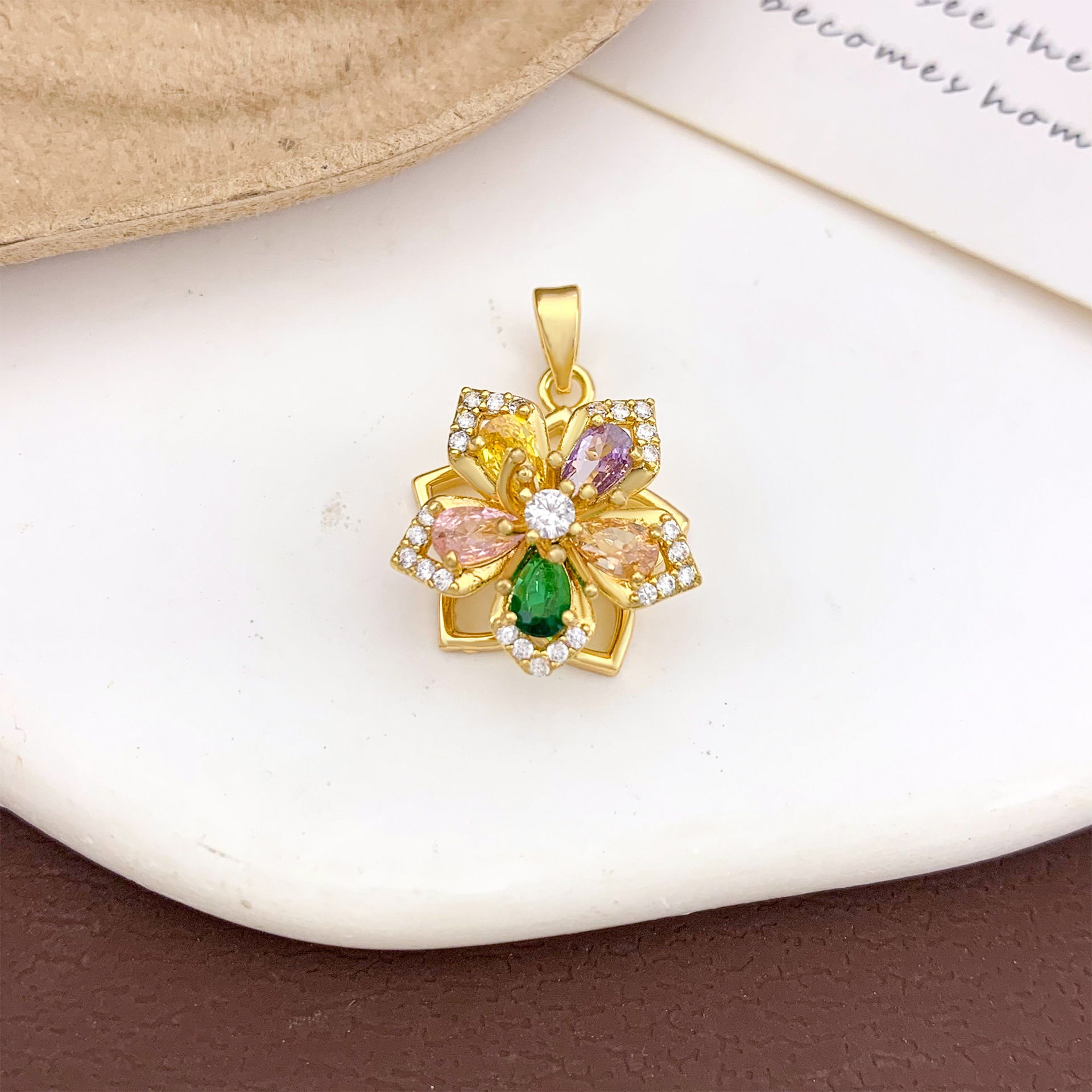 Xl474 rotating colorful five-petal flower pendant