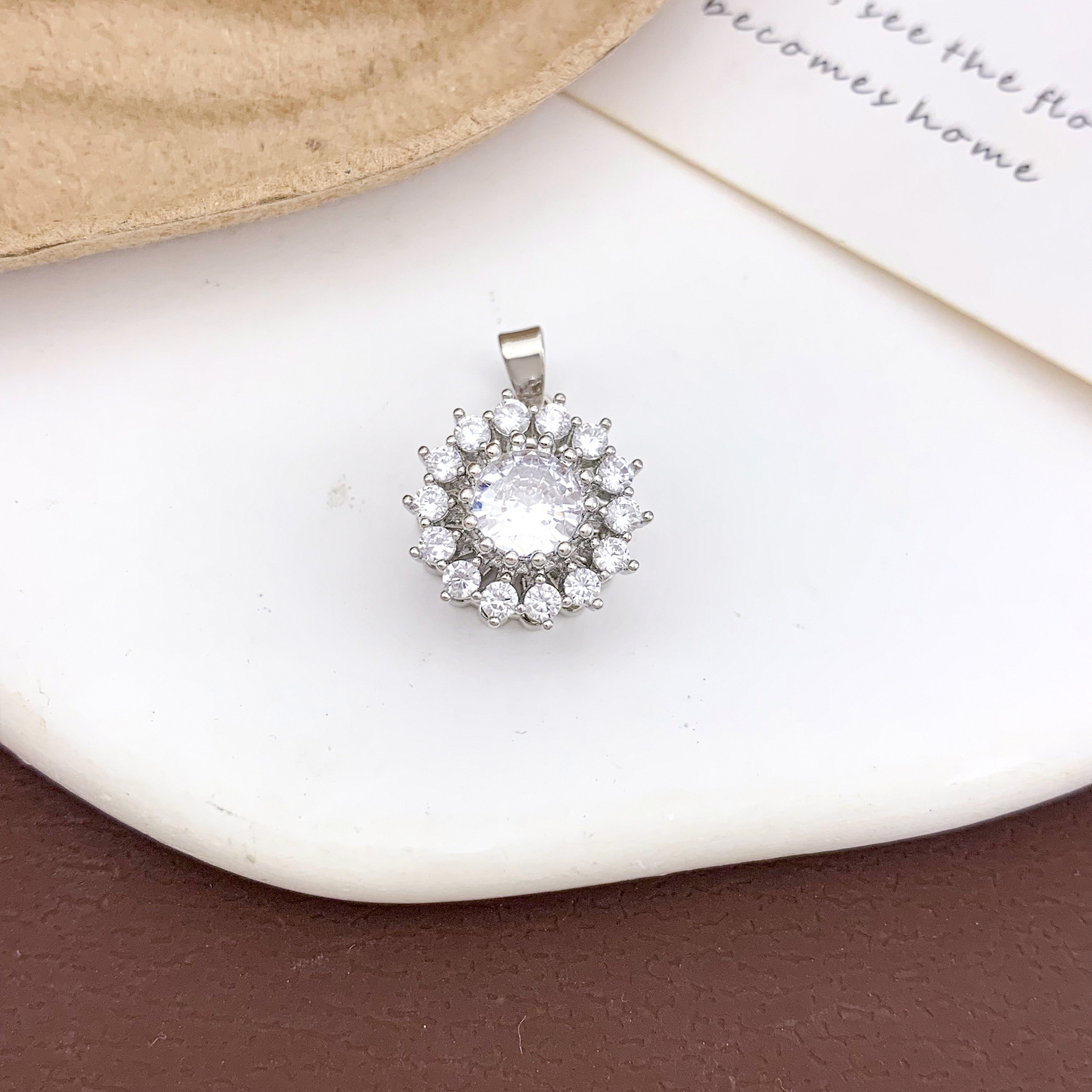 Xl2414 rotating round pendant silver
