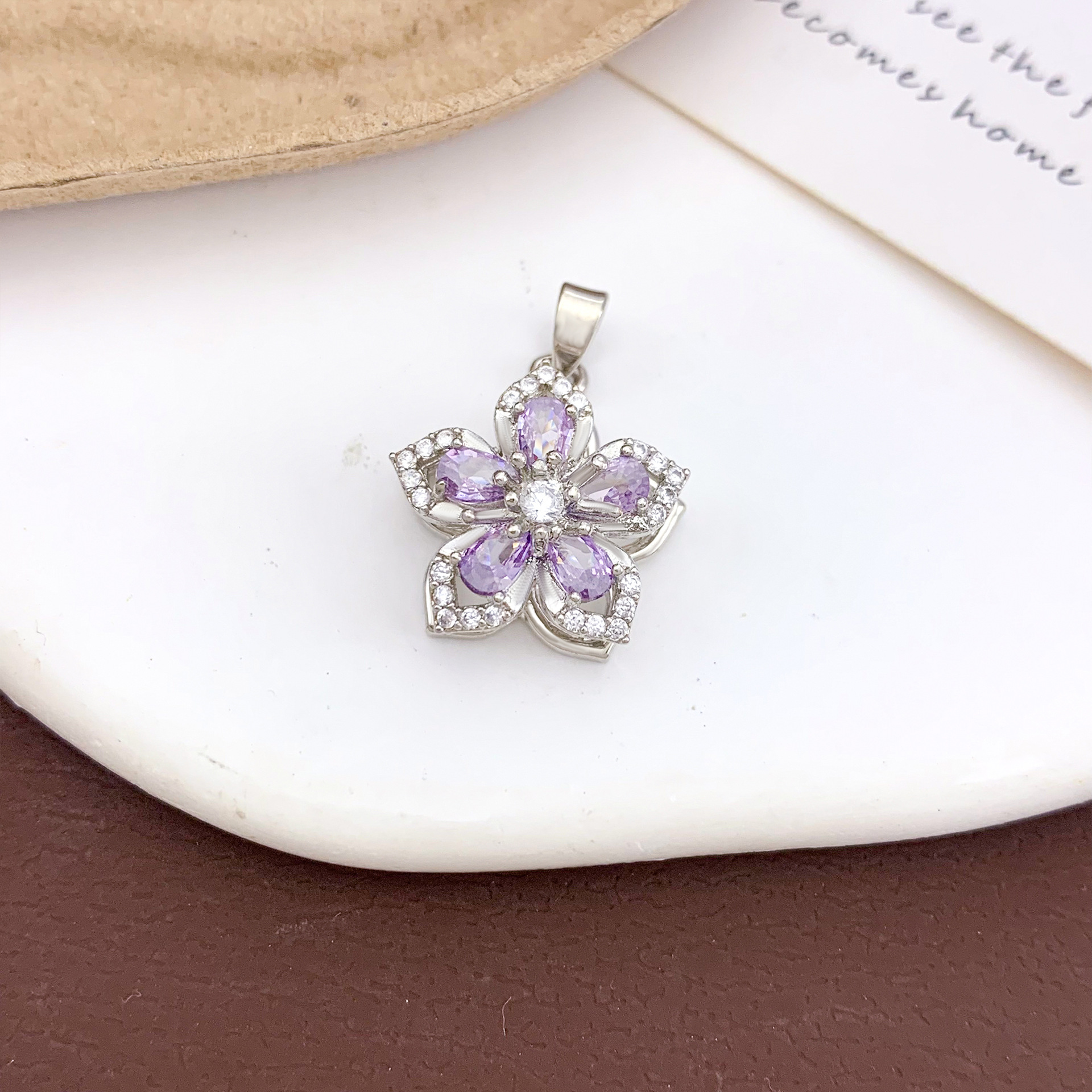 7:Xl474 rotating purple five-petal flower pendant silver