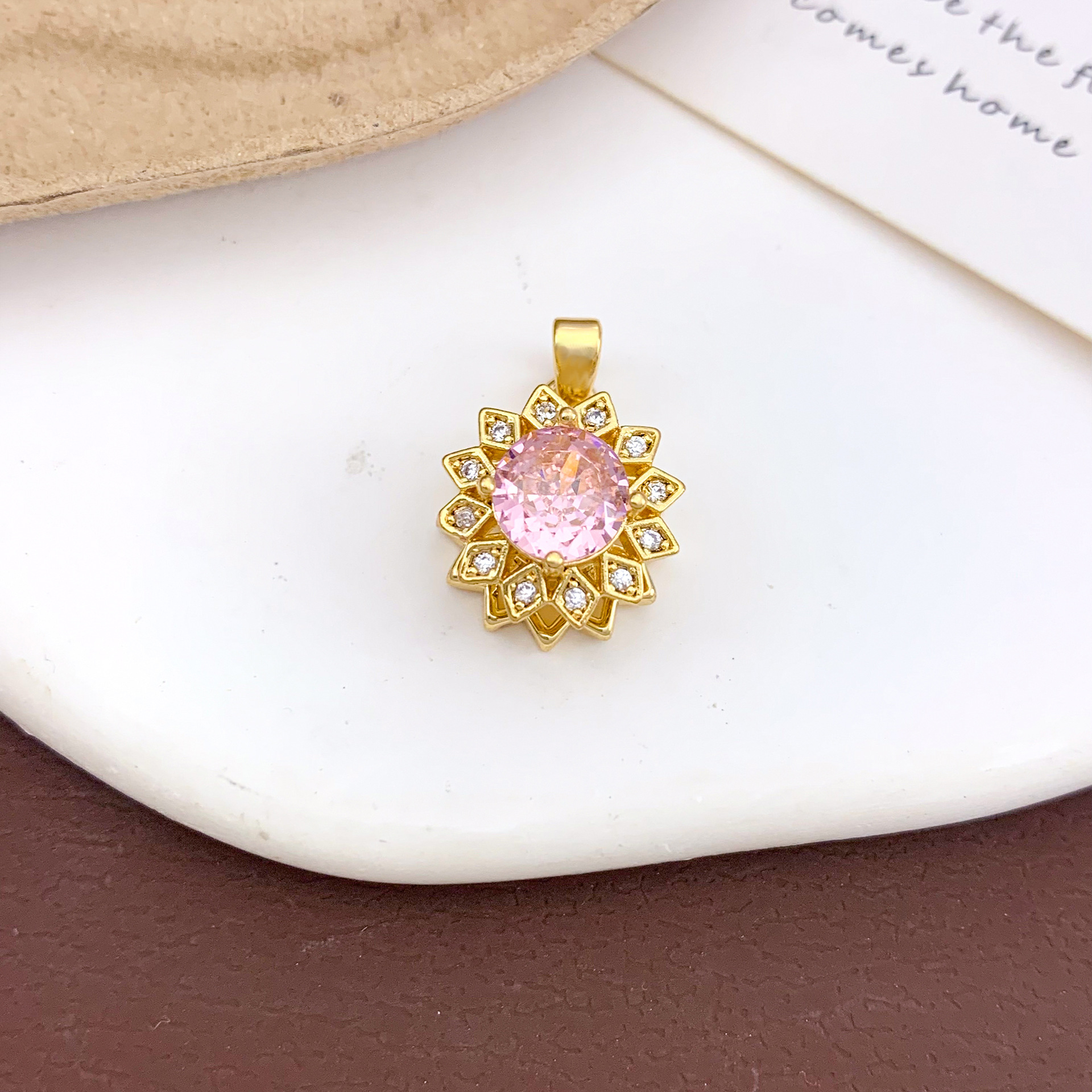 10:Xl912 rotating diamond pendant gold powder