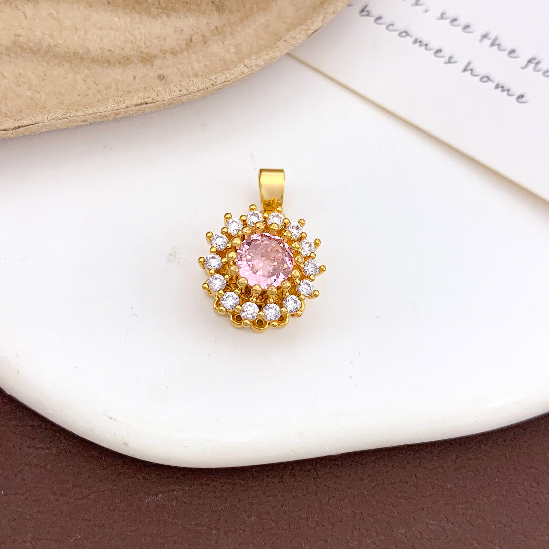 13:Xl2414 rotating round pendant gold powder