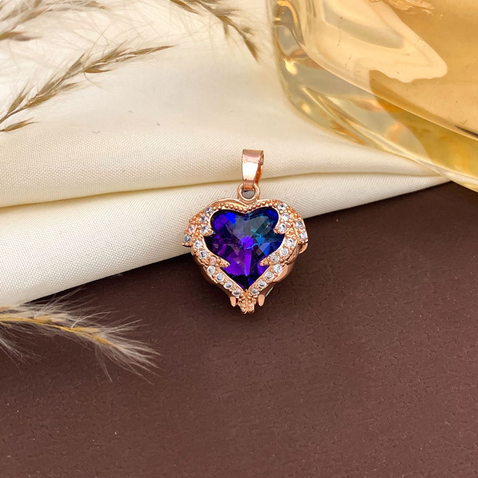 10:Xl138 blue and purple ocean heart pendant rose gold