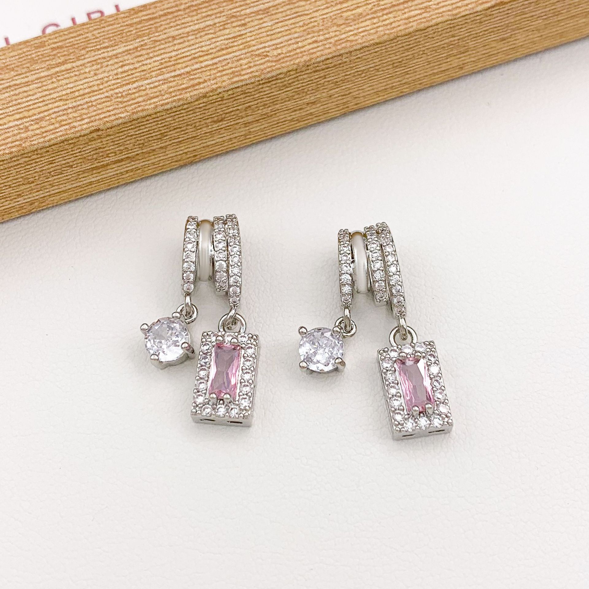 17:Xl5105 pink rectangular pendant silver