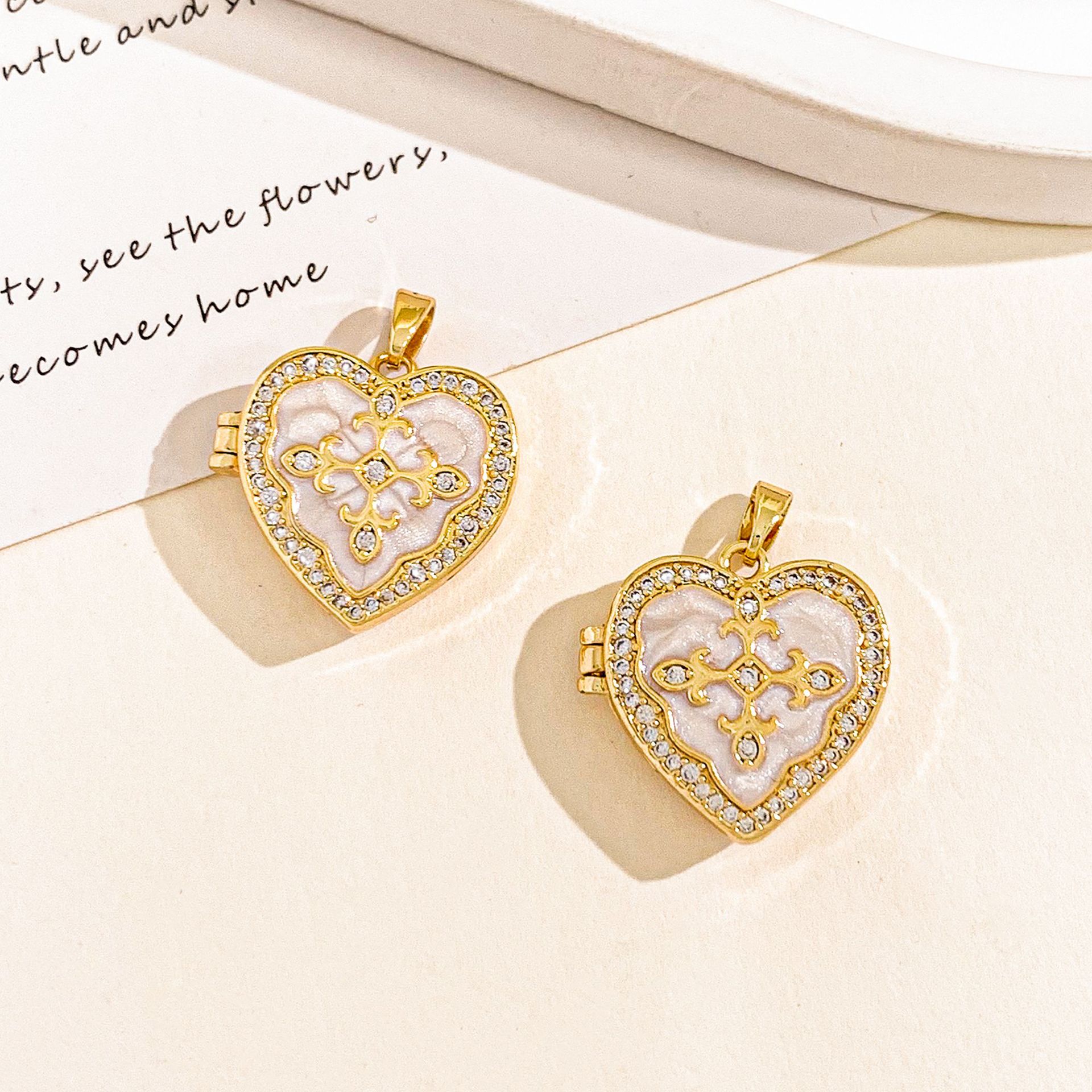 Xl4689 love photo clip pendant gold white can be o