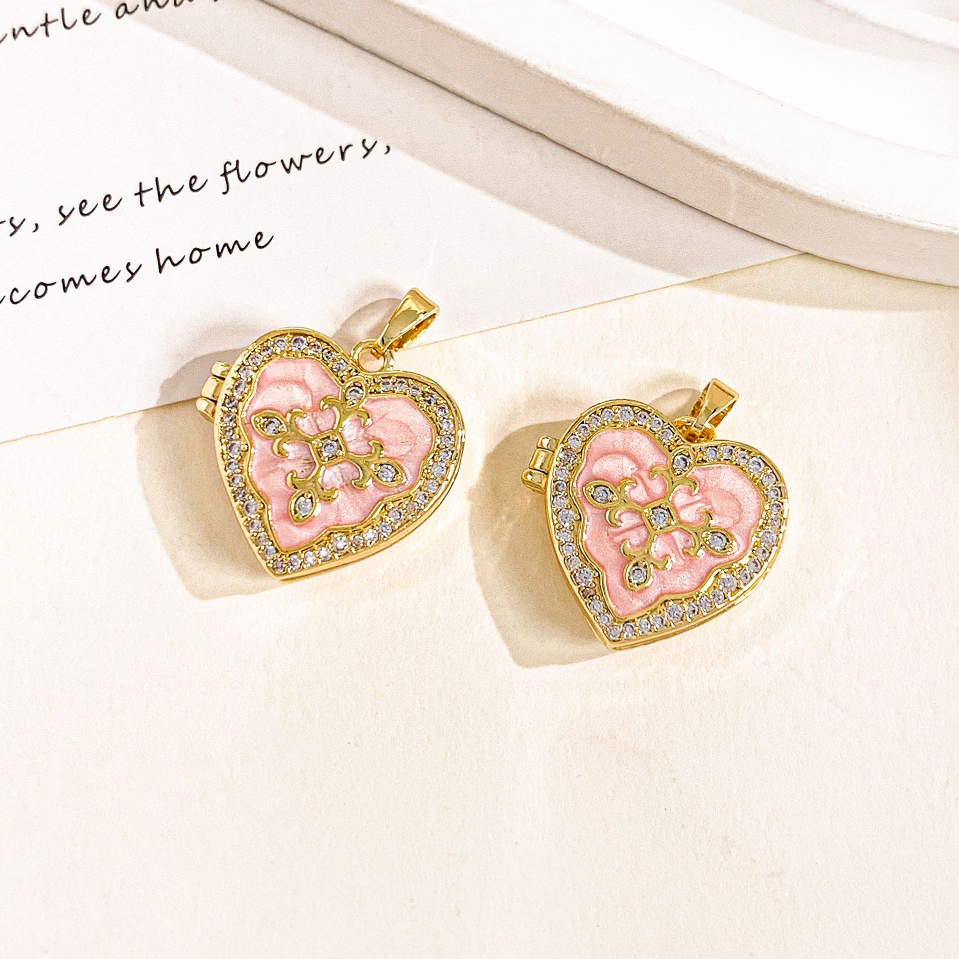1:Xl4689 love photo clip pendant gold powder can be opened