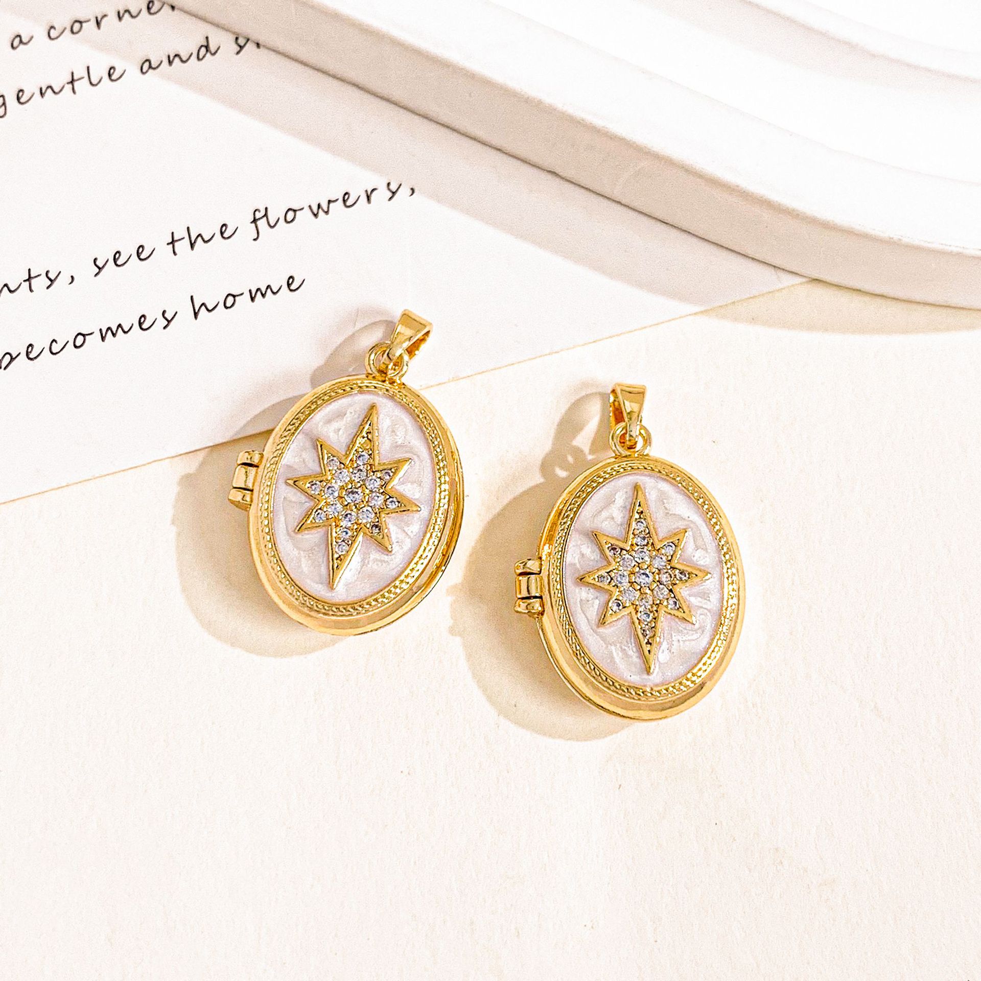 10:Xl4565 starry gold white photo clip pendant can be opened