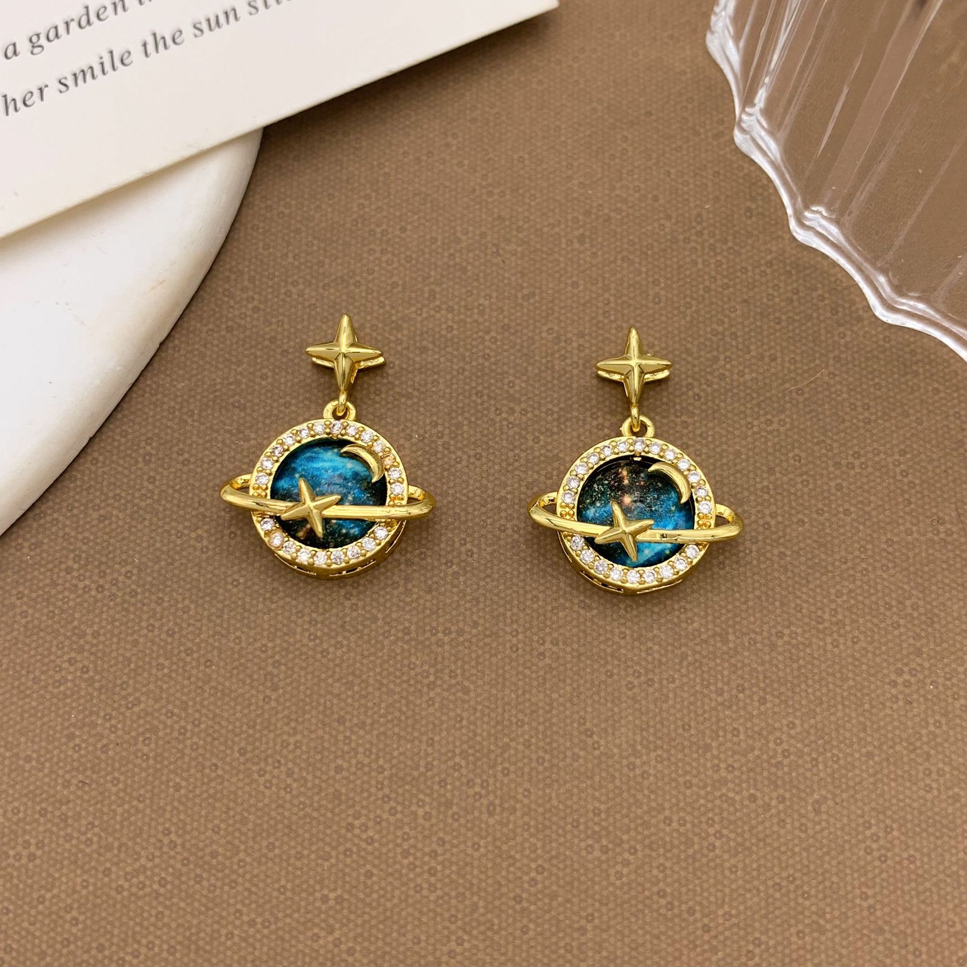 Xl12 cross star planet pendant gold