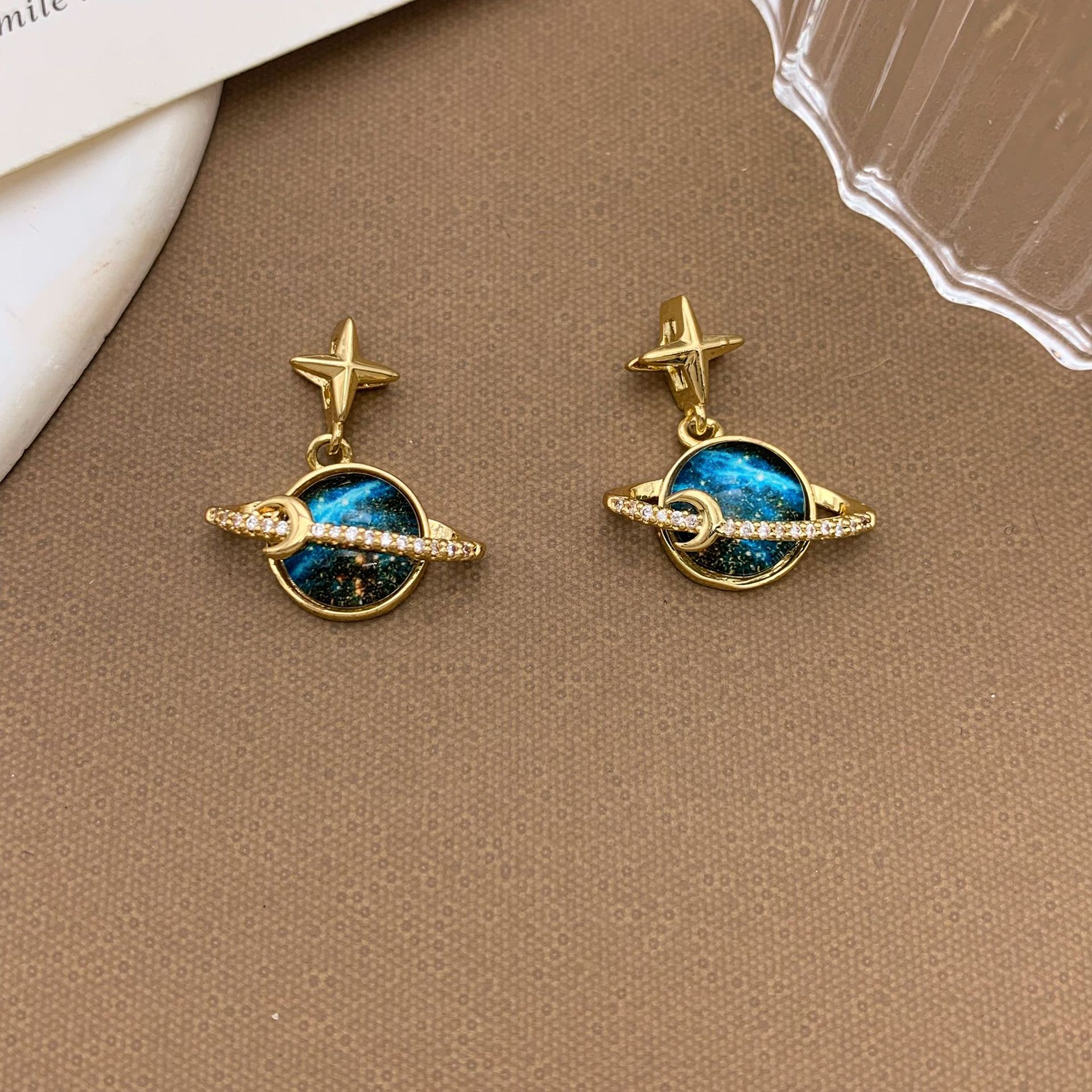 Xl1152 moon surrounding planet pendant gold