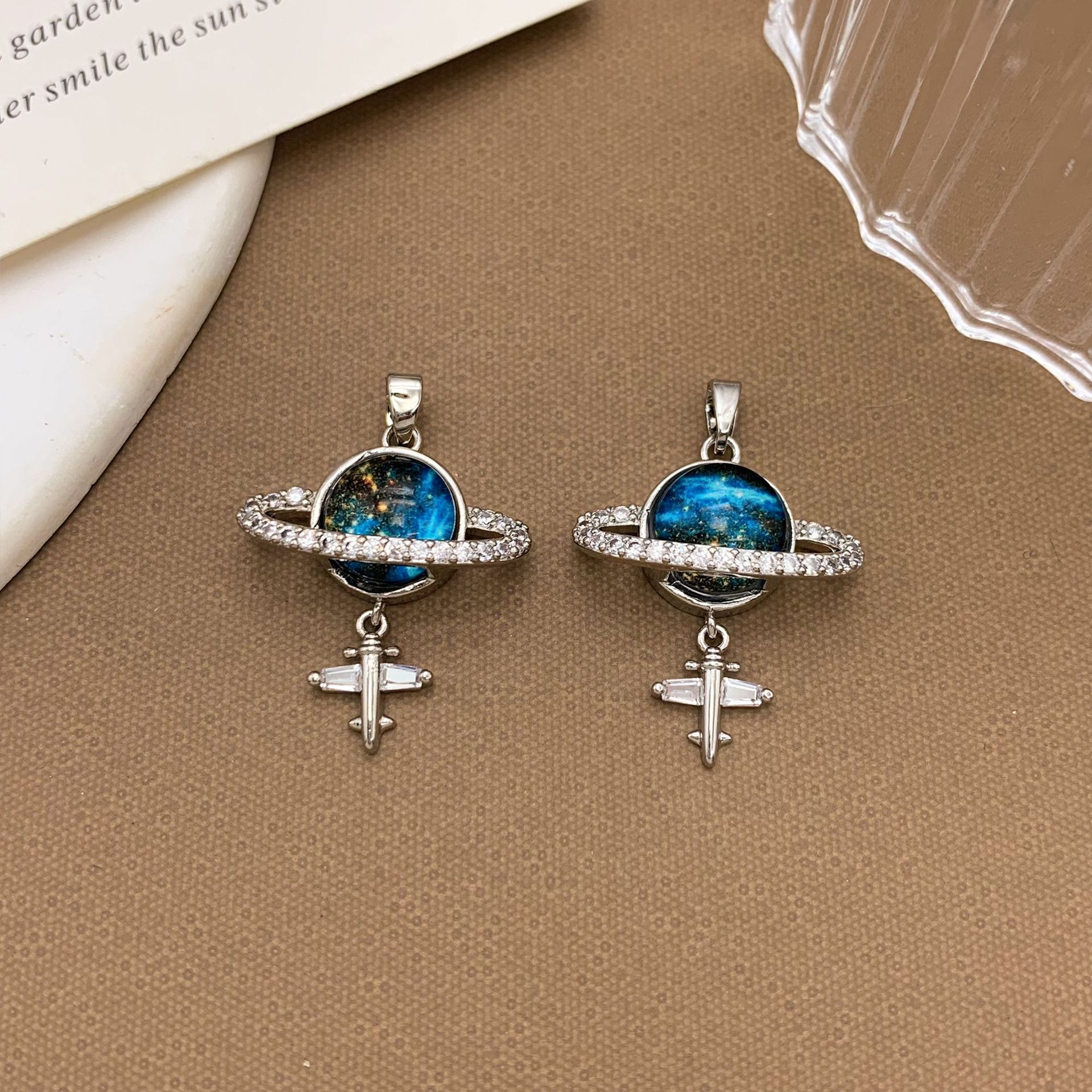 15:Xl2288 aircraft planet pendant silver