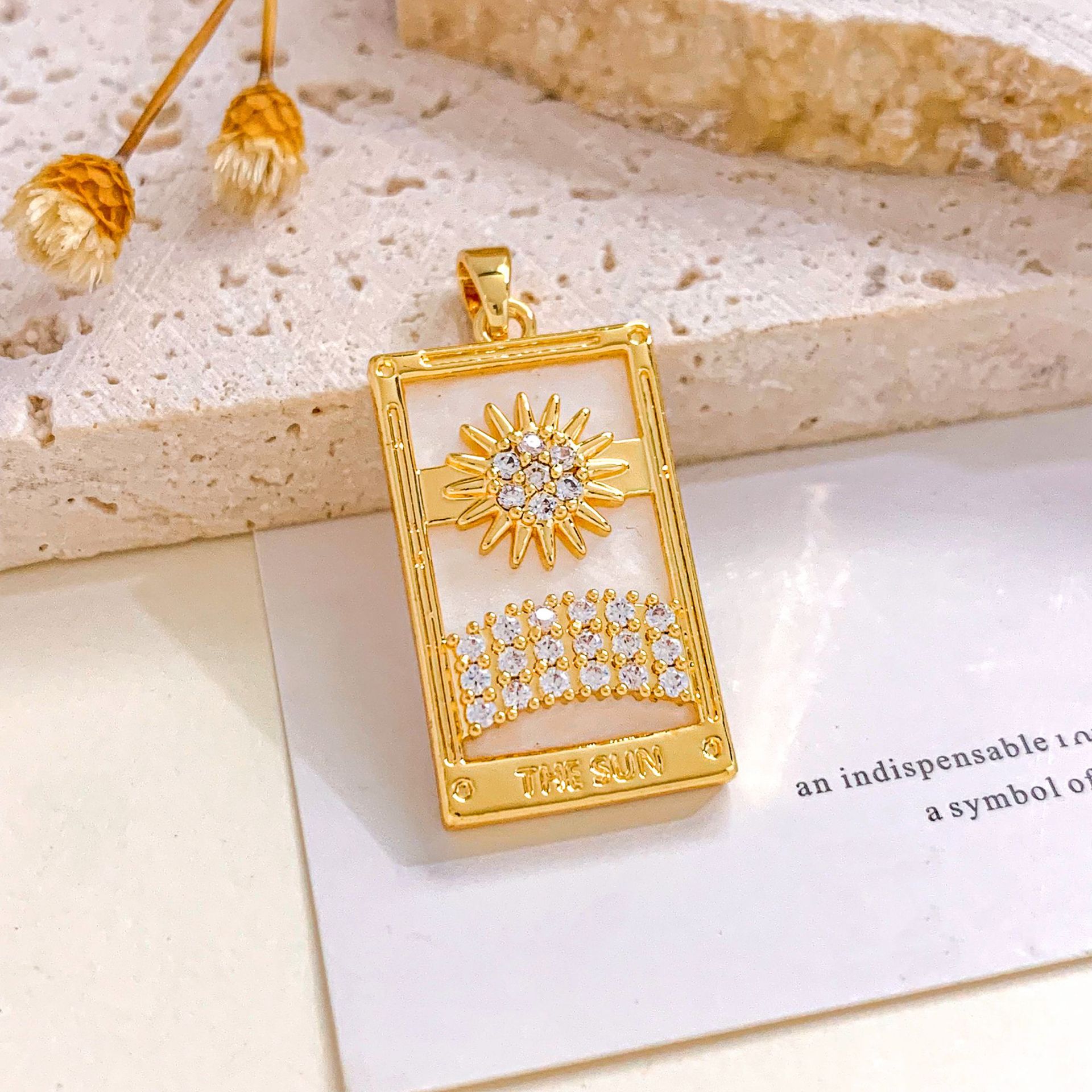 21:Xl2702 sun rainbow tarot pendant gold all white