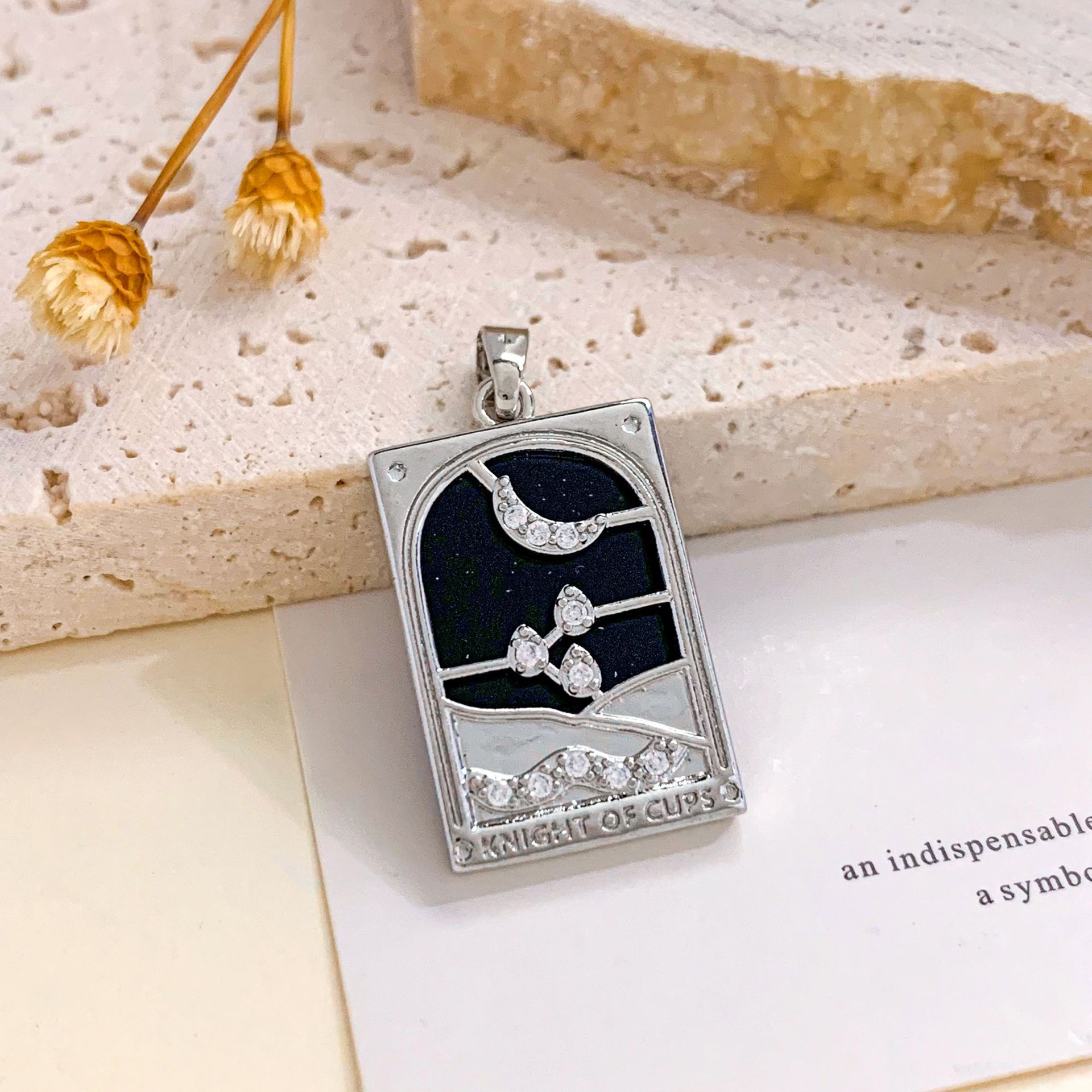 23:Xl2721 moon ocean tarot pendant silver