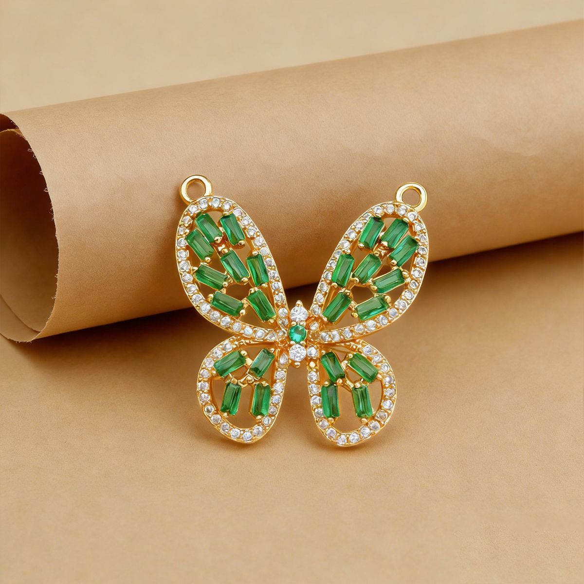 7:Xl800 large butterfly pendant gold green