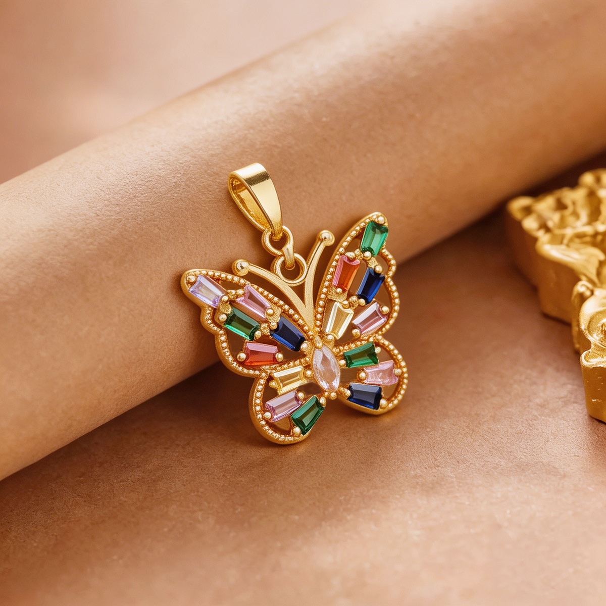 11:Xl3153 hollow colorful butterfly pendant gold