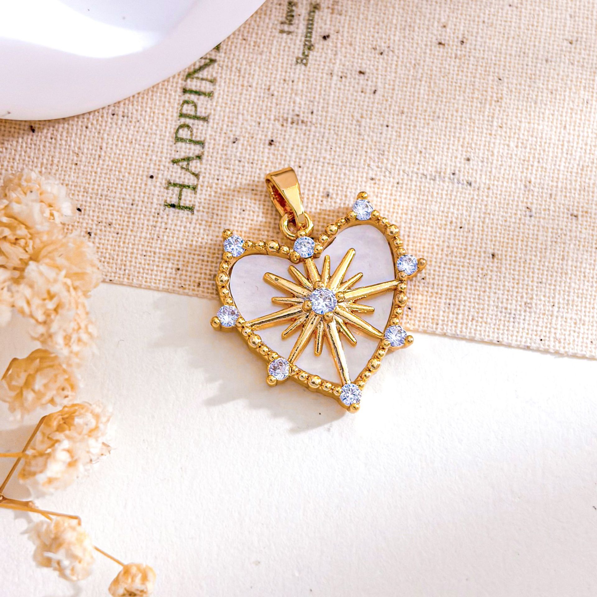 Xl5638 love star pendant gold white